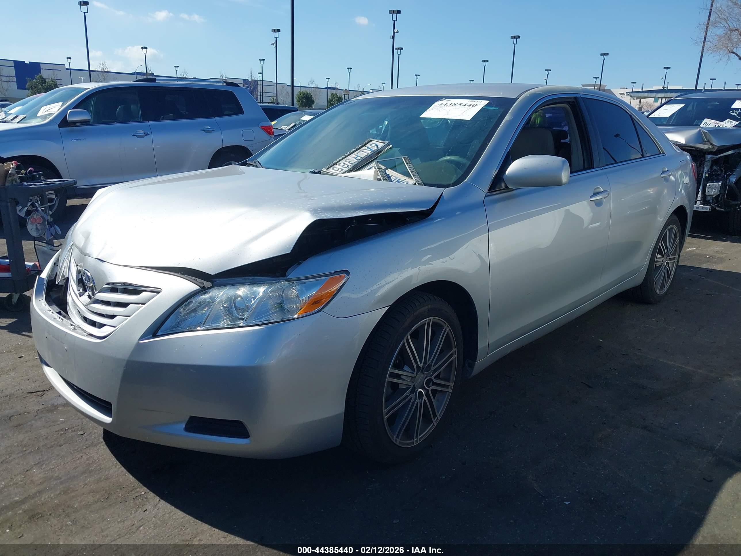 TOYOTA CAMRY image 2