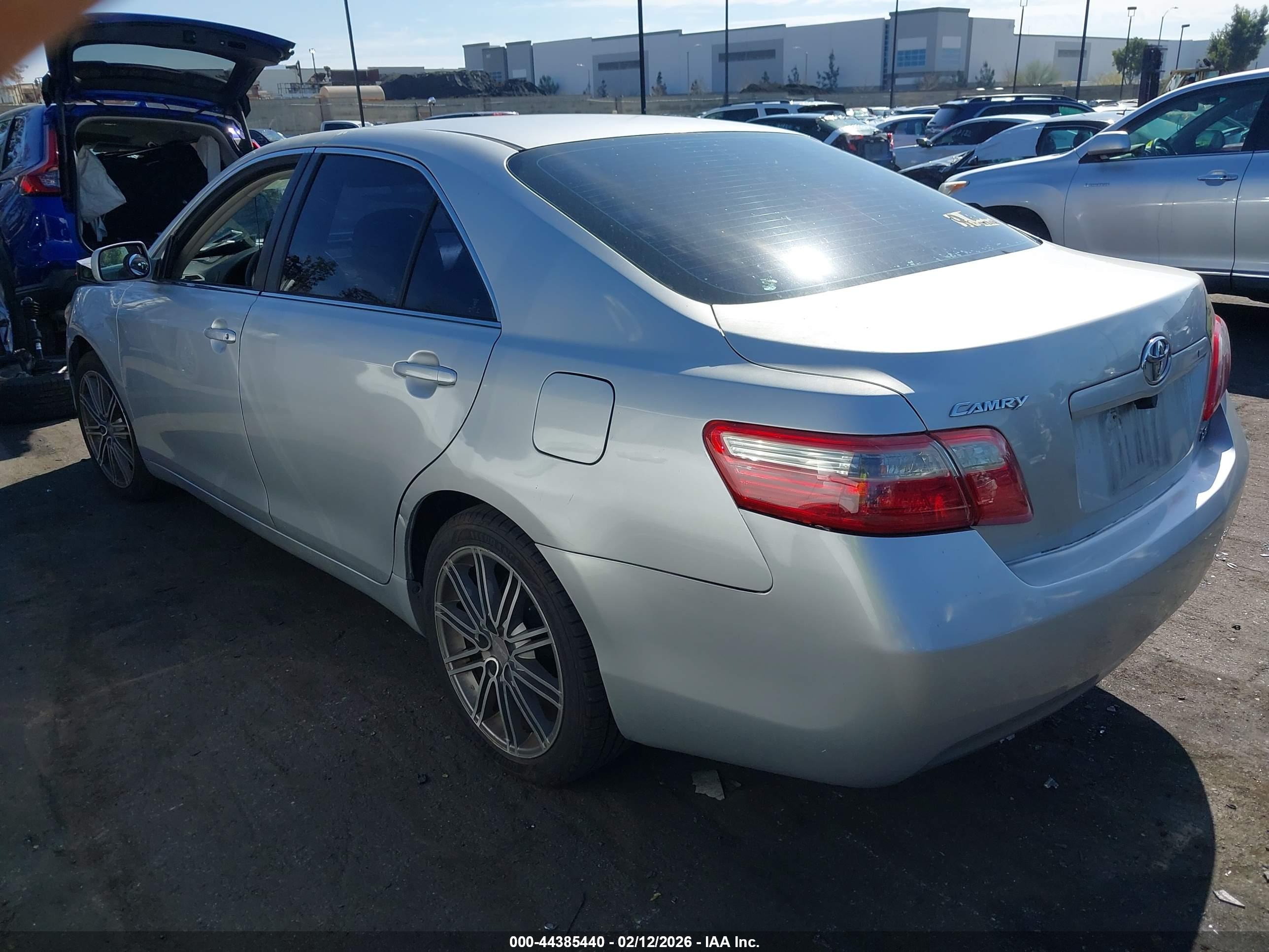 TOYOTA CAMRY image 3