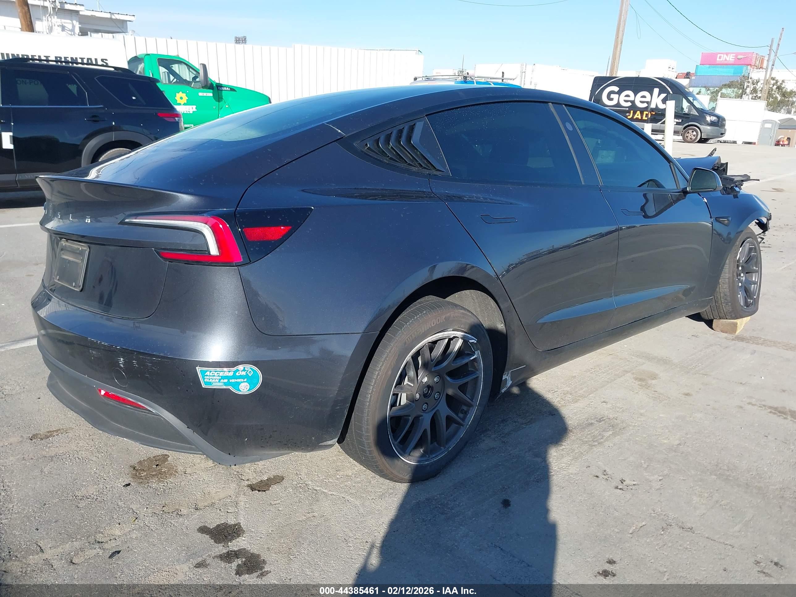 TESLA MODEL image 4