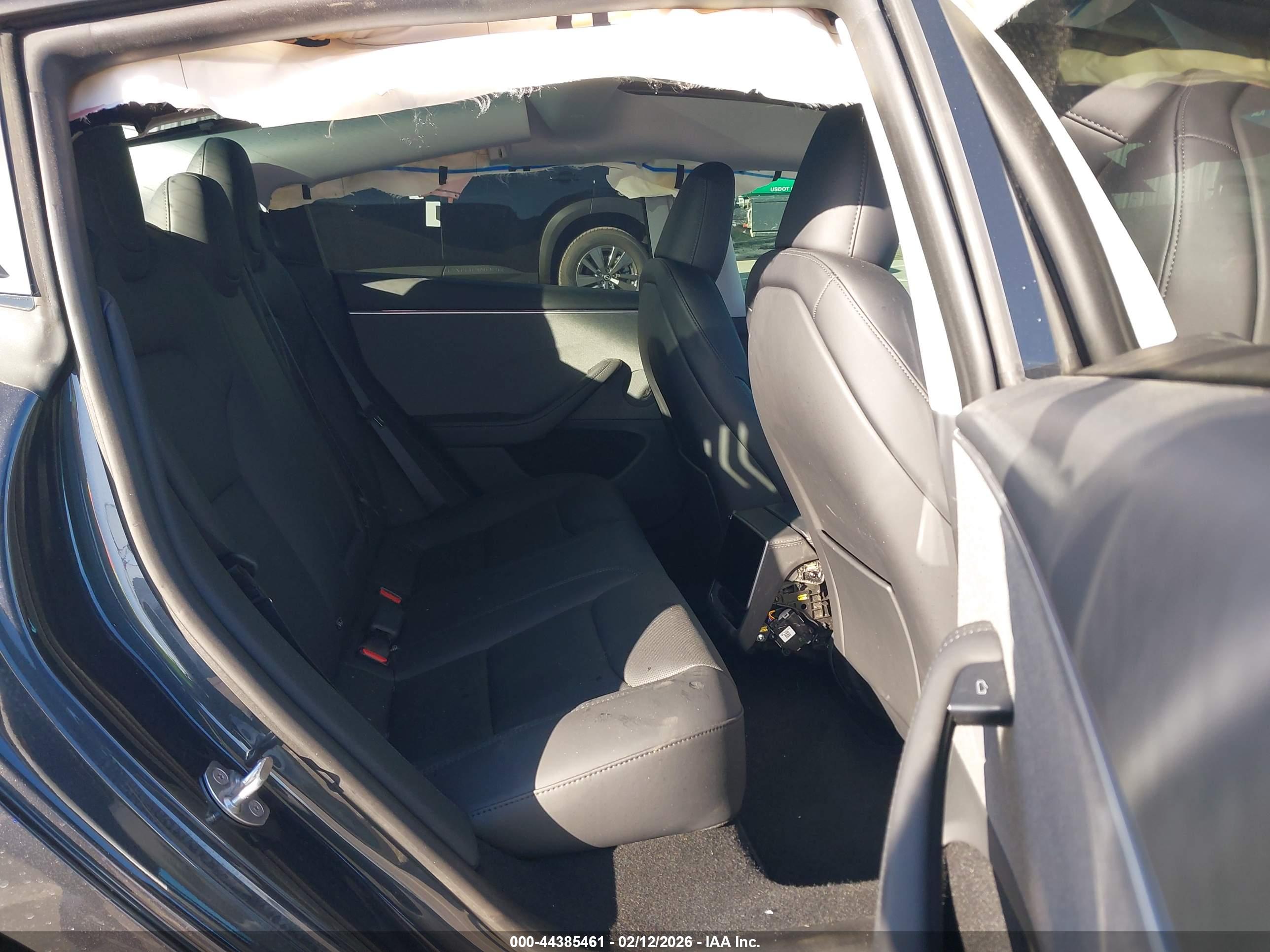 TESLA MODEL image 8