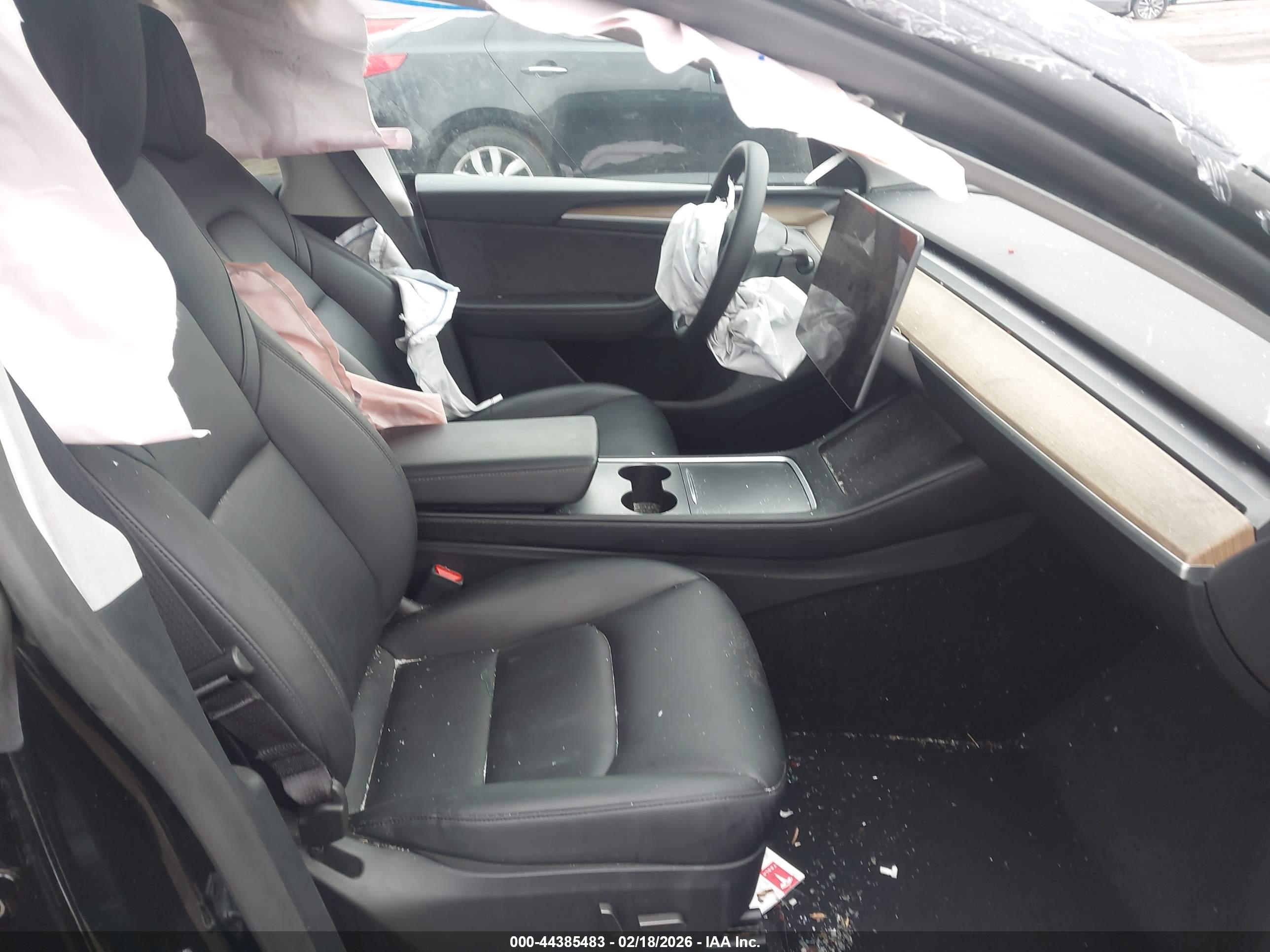 TESLA MODEL image 5