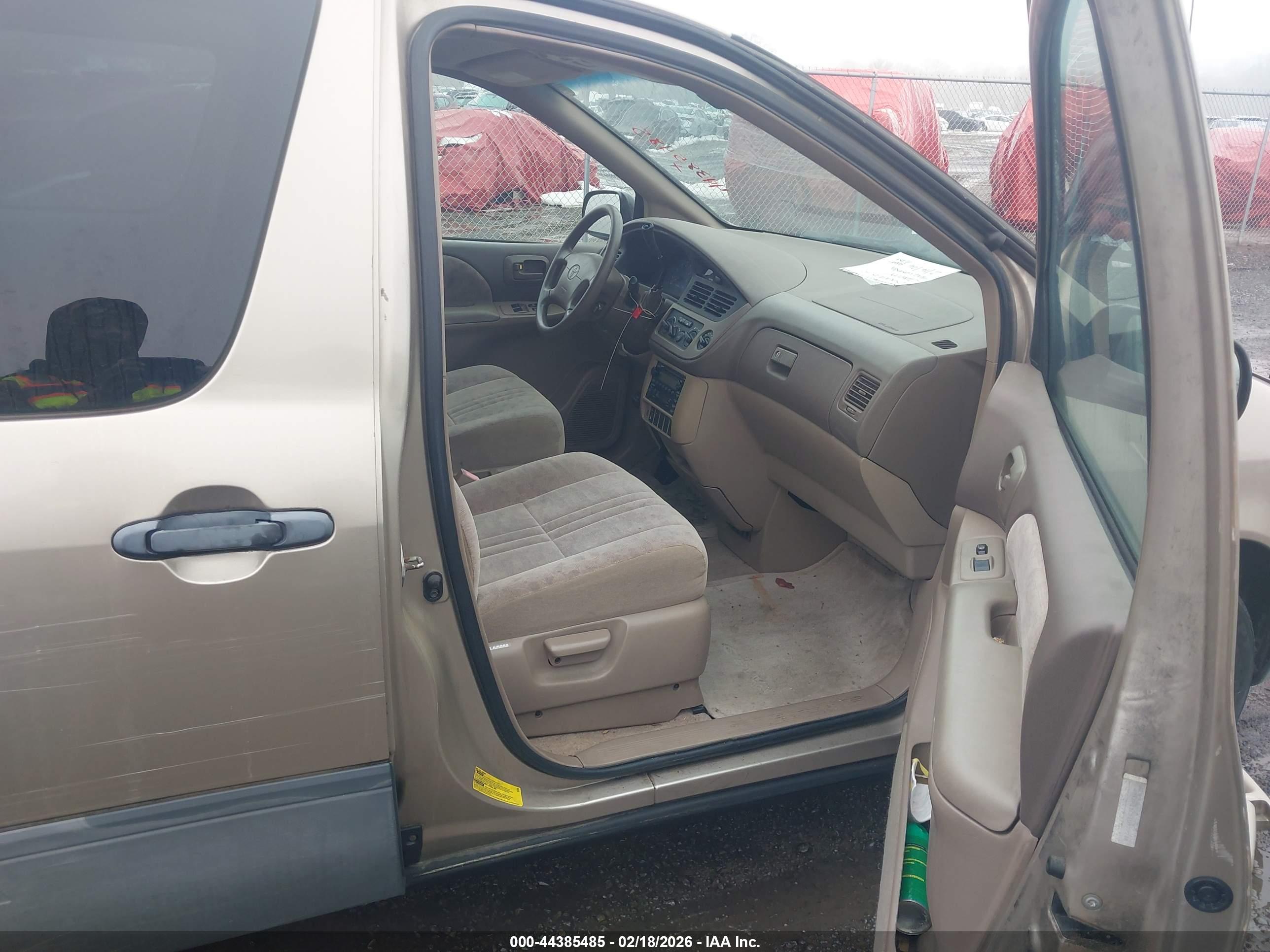 TOYOTA SIENNA image 5