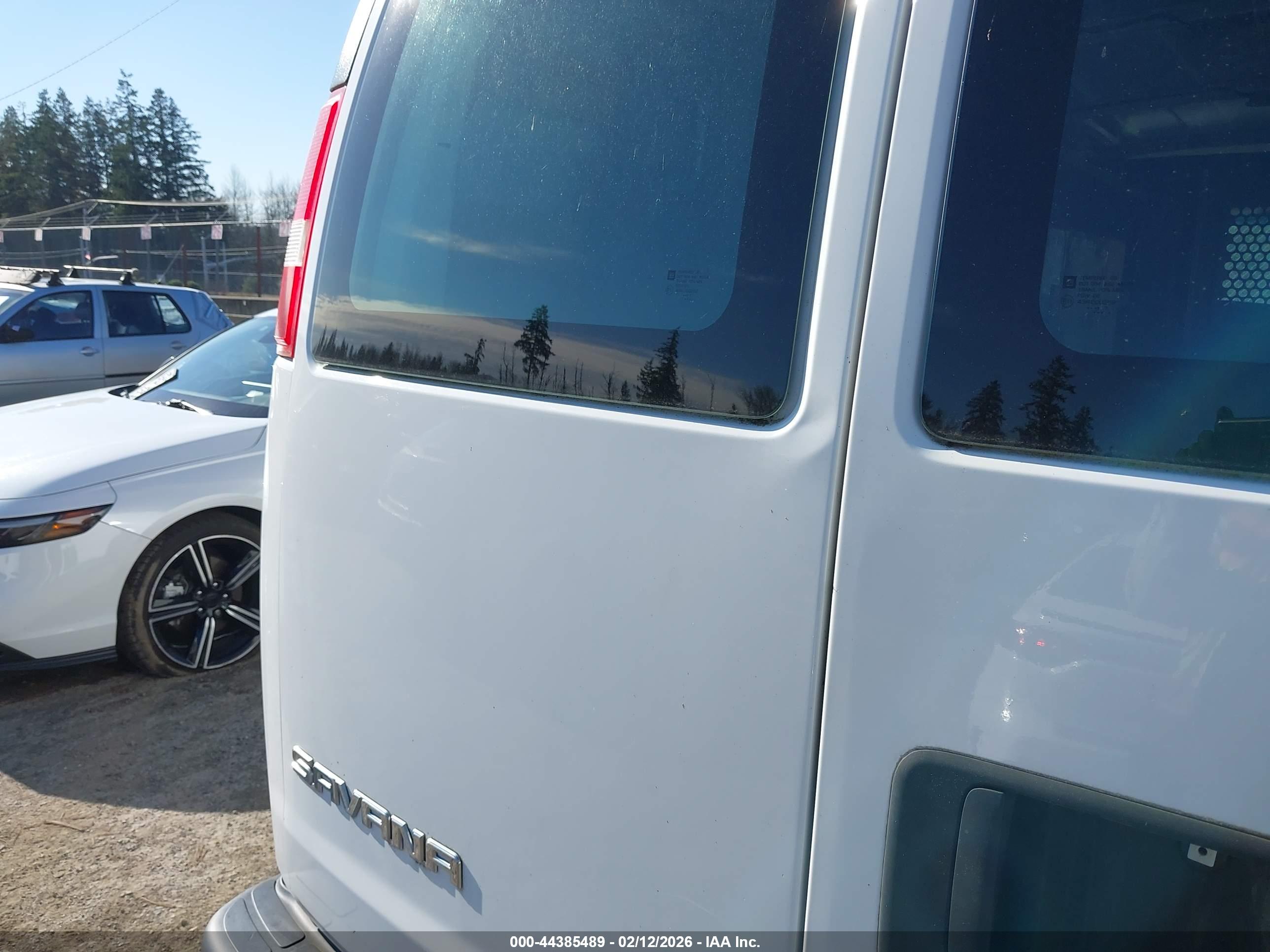 GMC SAVANA image 6