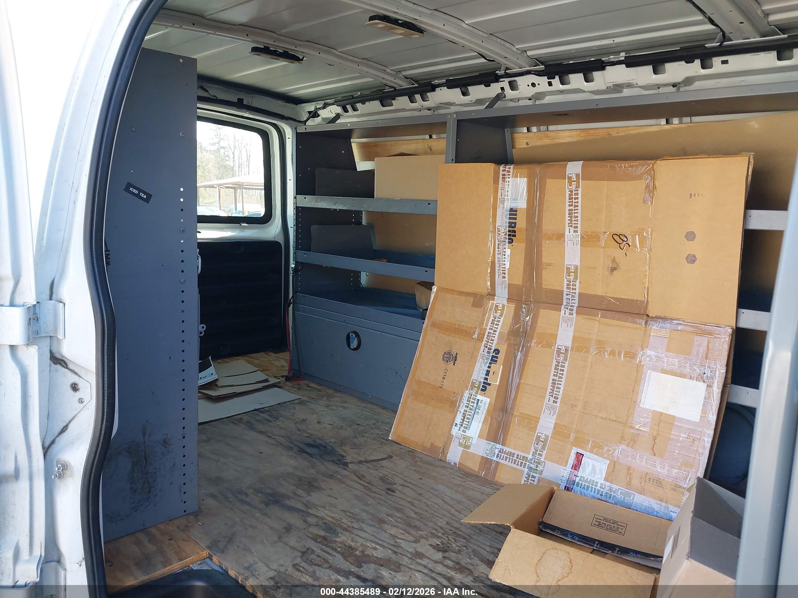 GMC SAVANA image 8