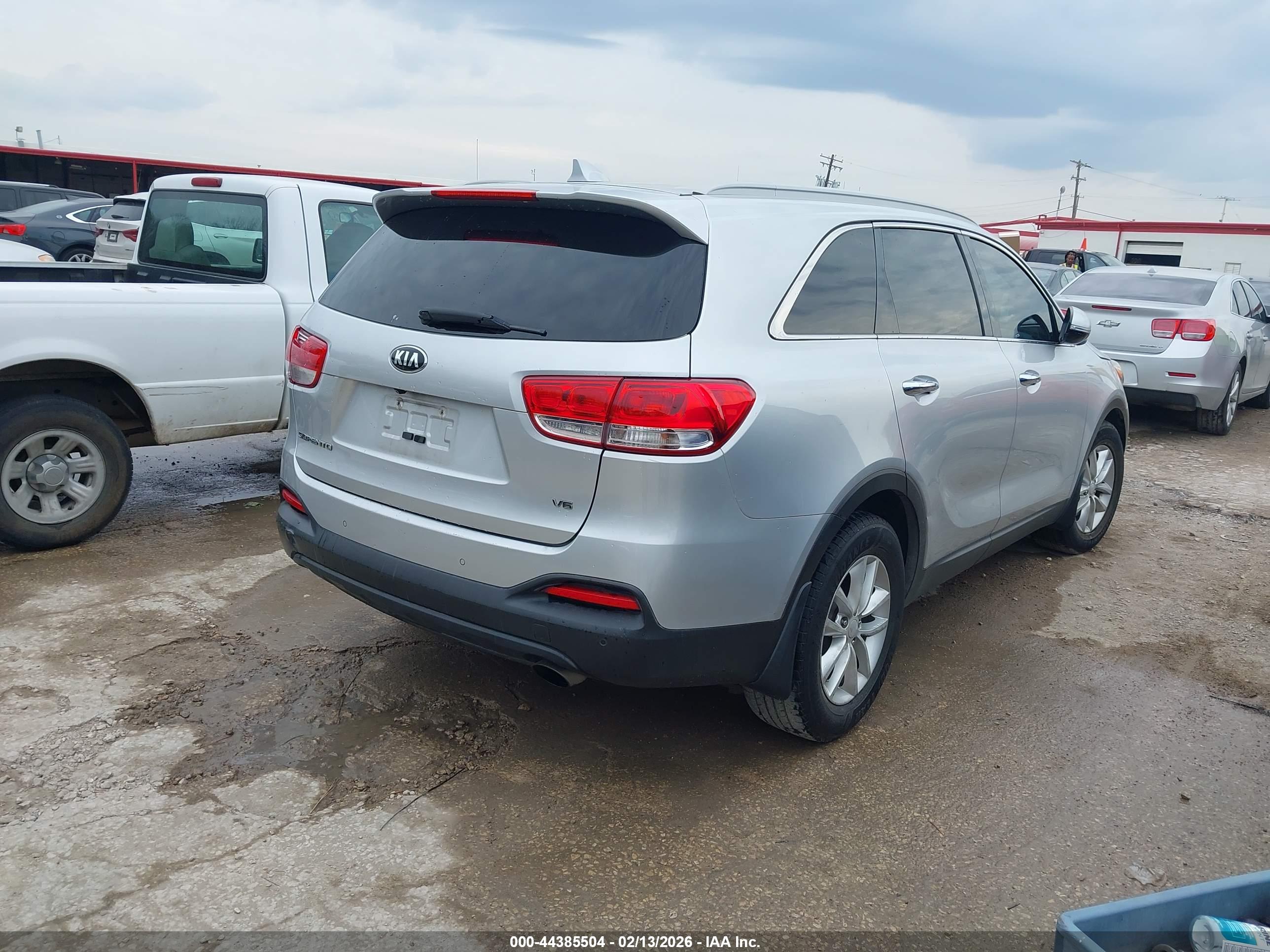 KIA SORENTO image 4