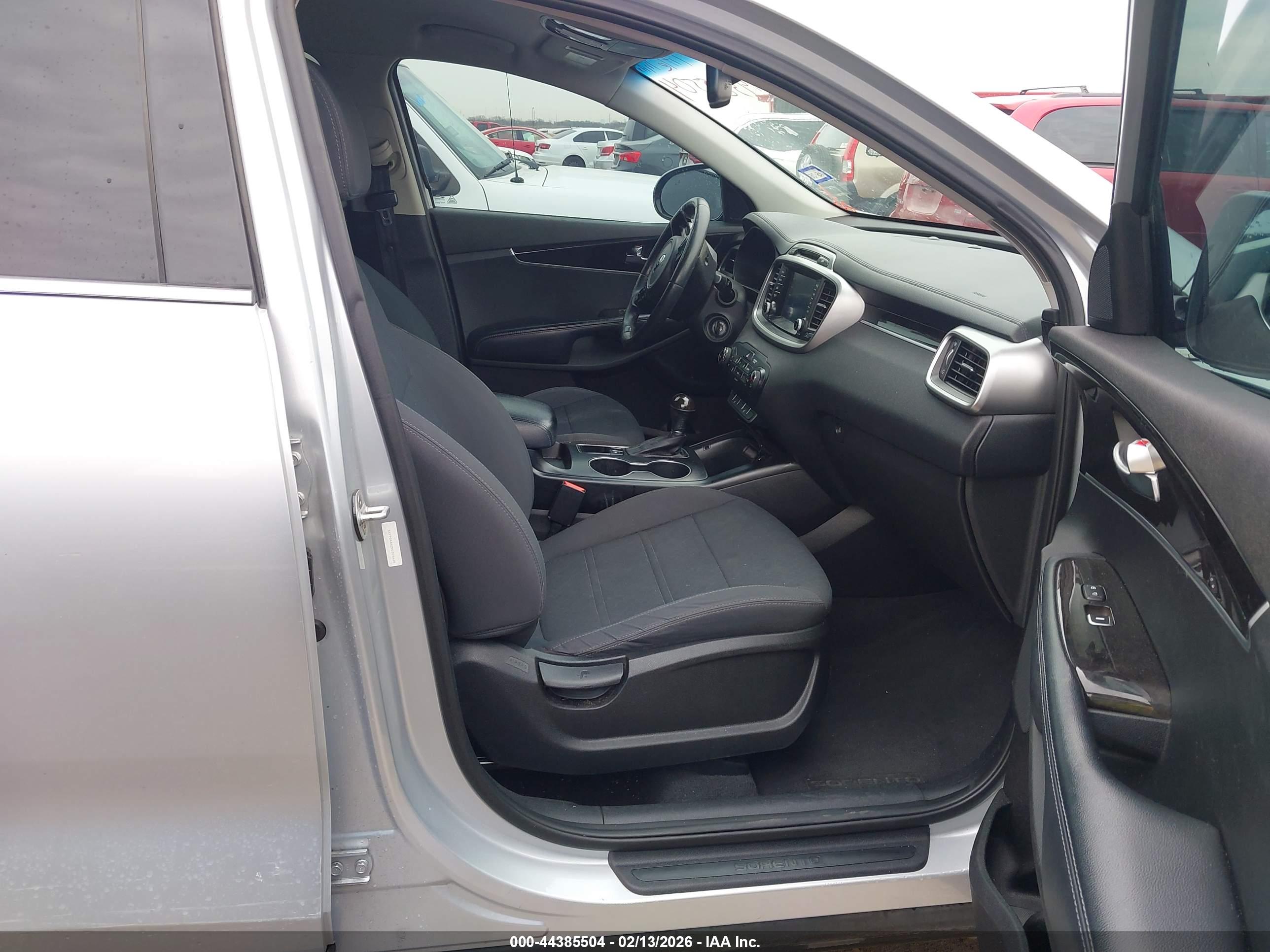 KIA SORENTO image 5