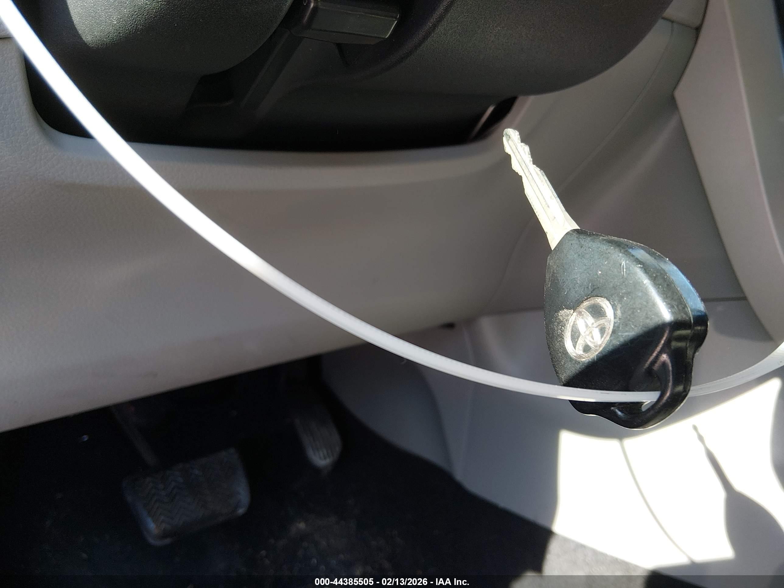 TOYOTA COROLLA image 11