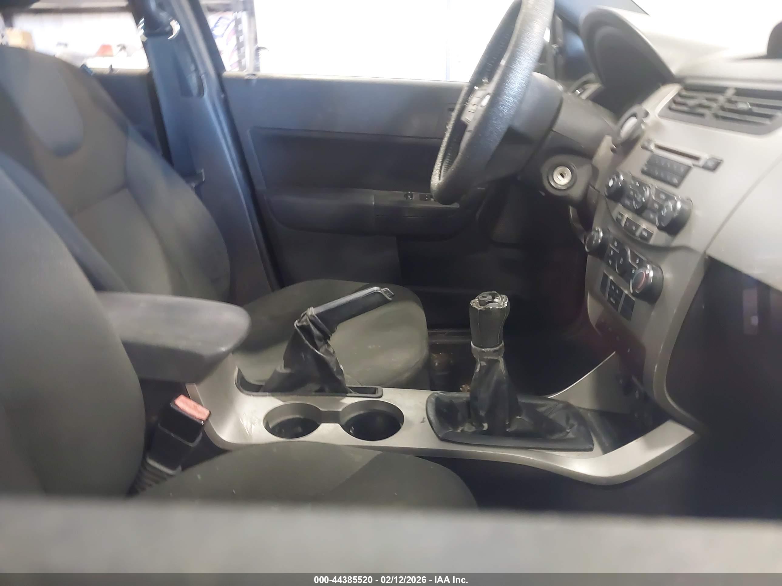 FORD FOCUS image 5