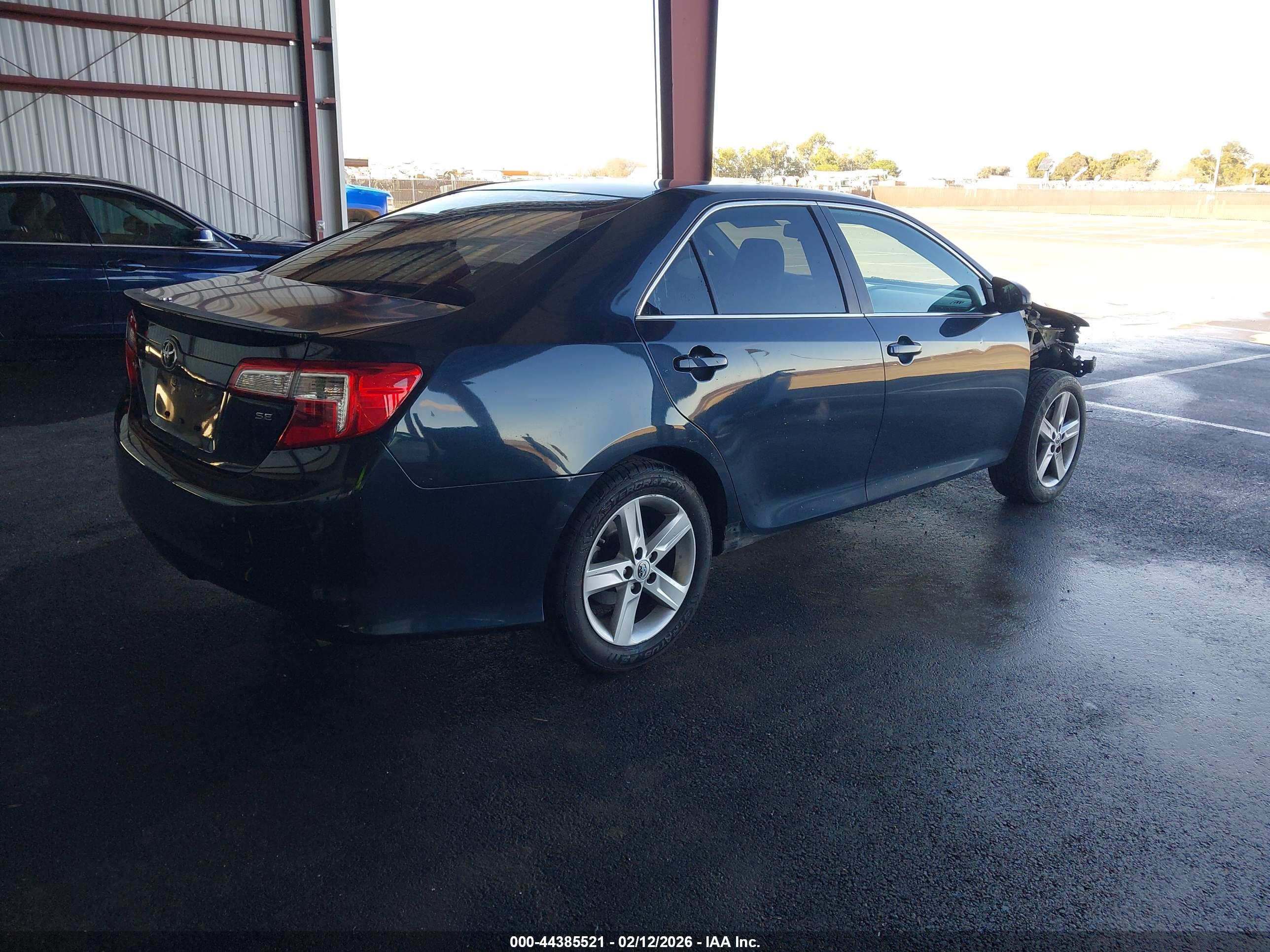 TOYOTA CAMRY image 4