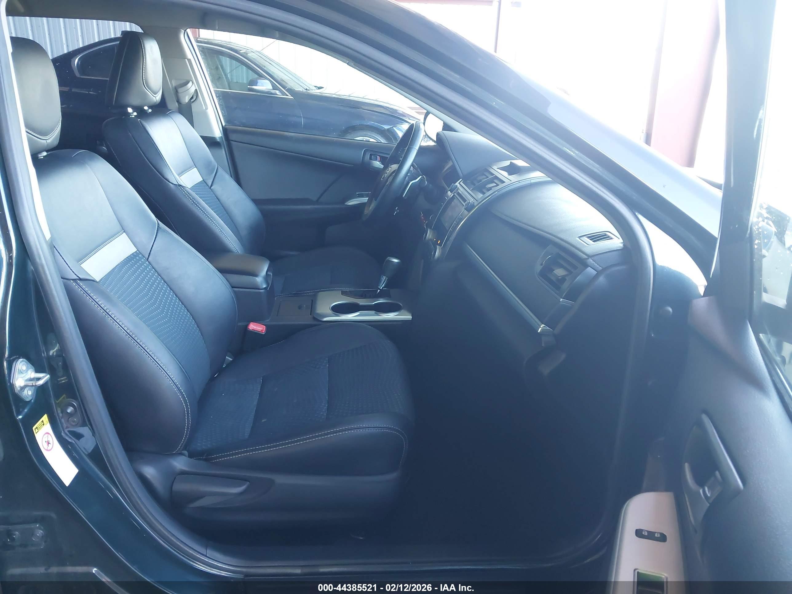 TOYOTA CAMRY image 5