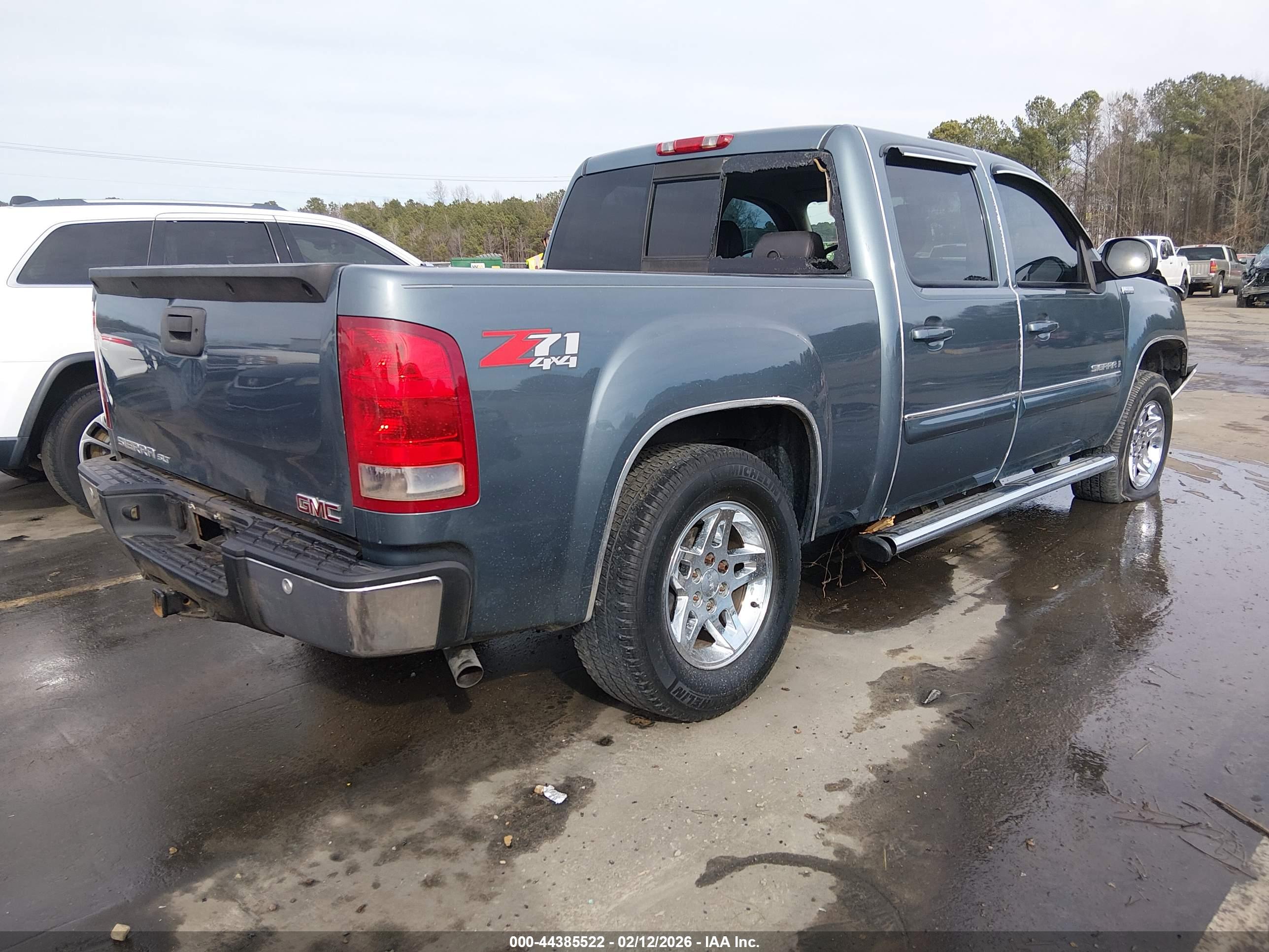 GMC SIERRA image 4