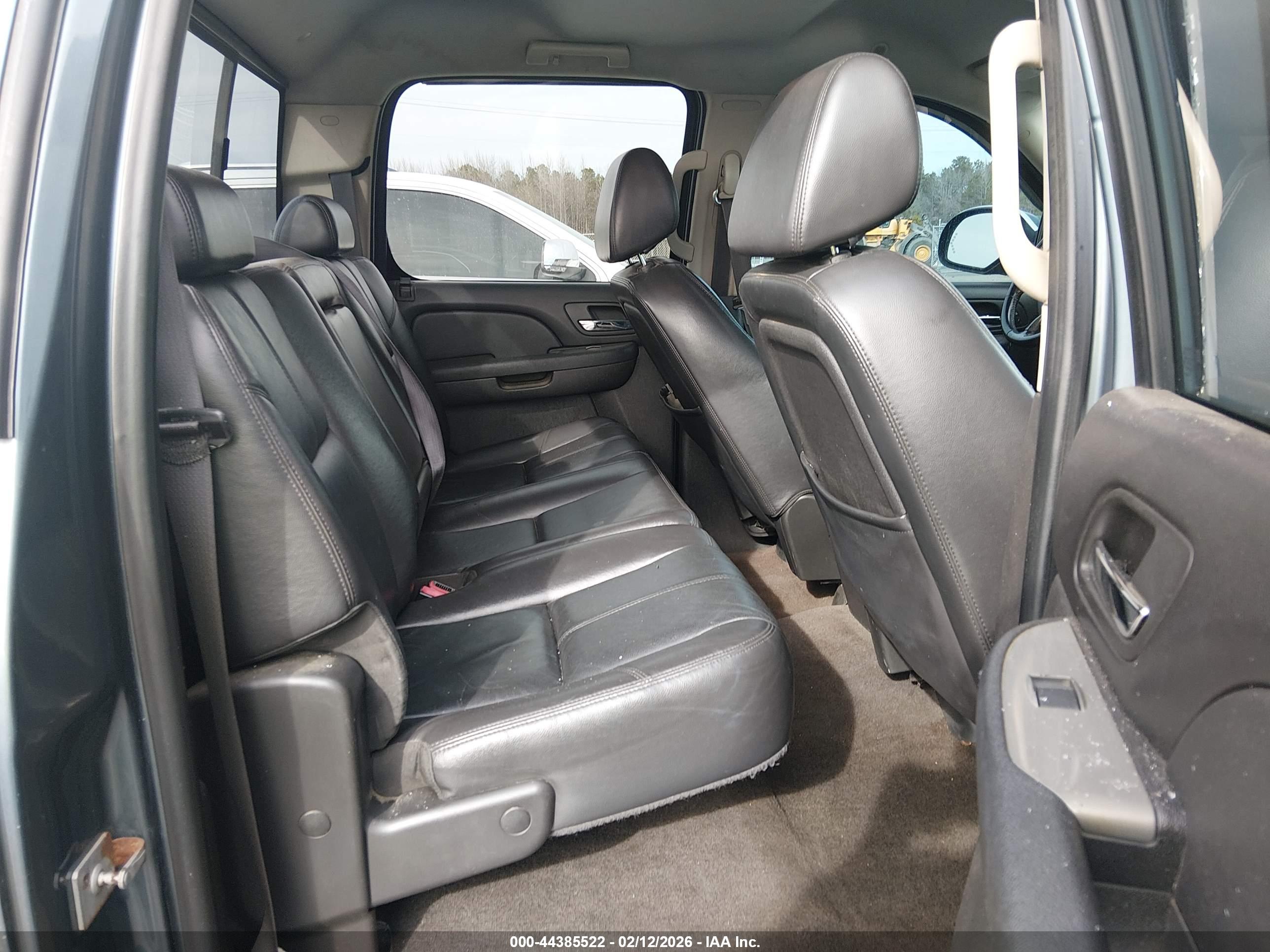 GMC SIERRA image 8