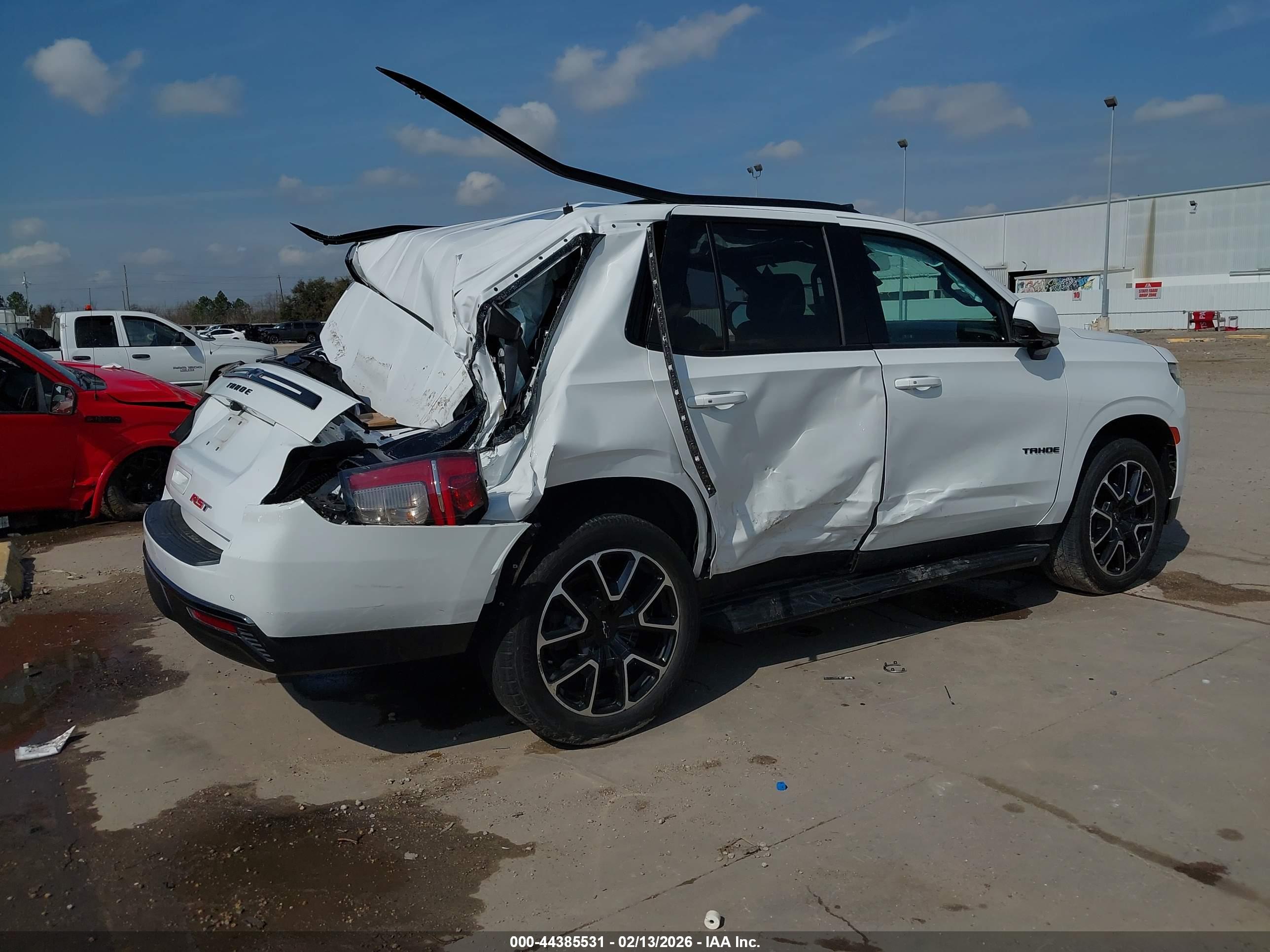 CHEVROLET TAHOE image 4