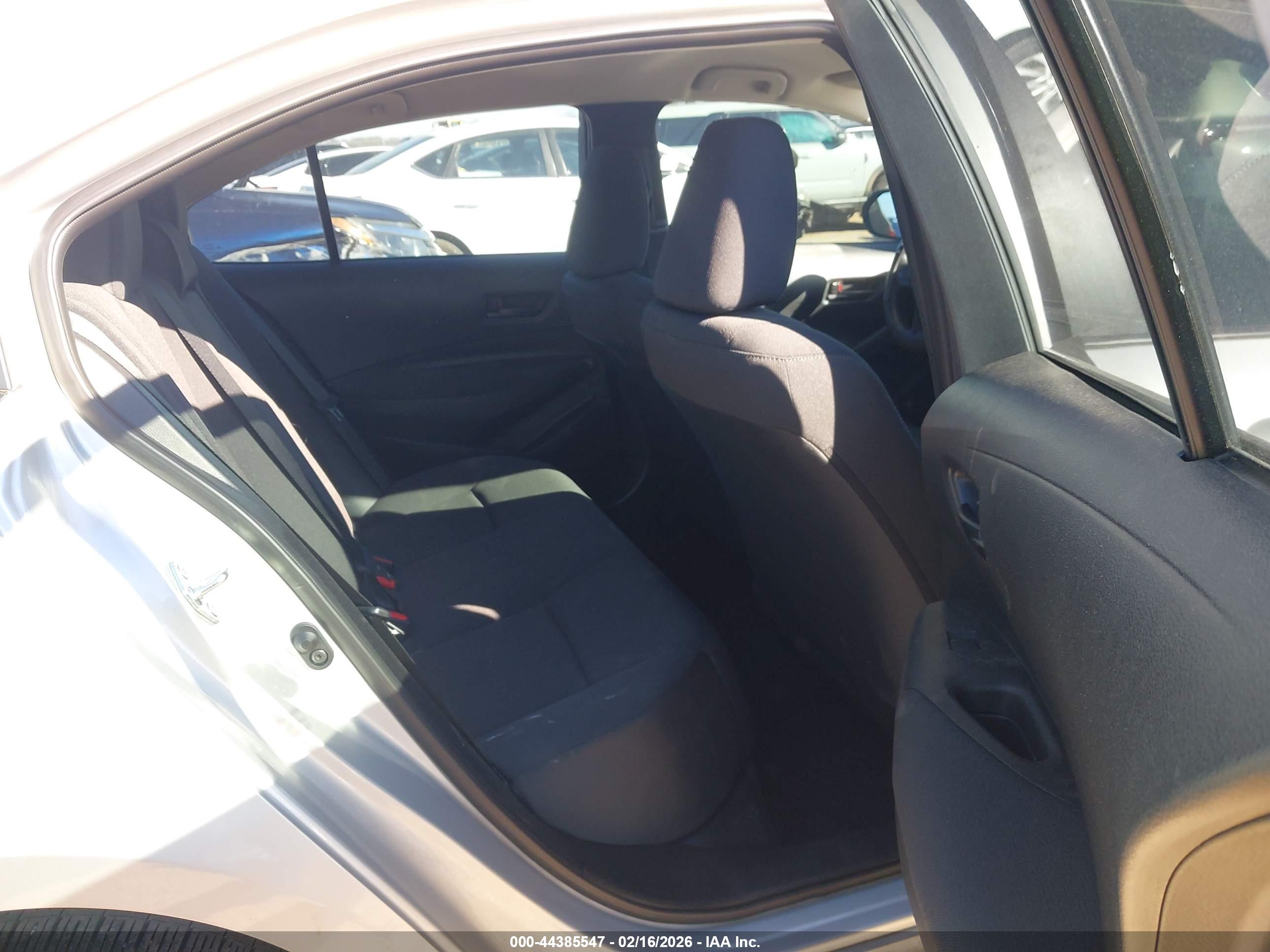 TOYOTA COROLLA image 8