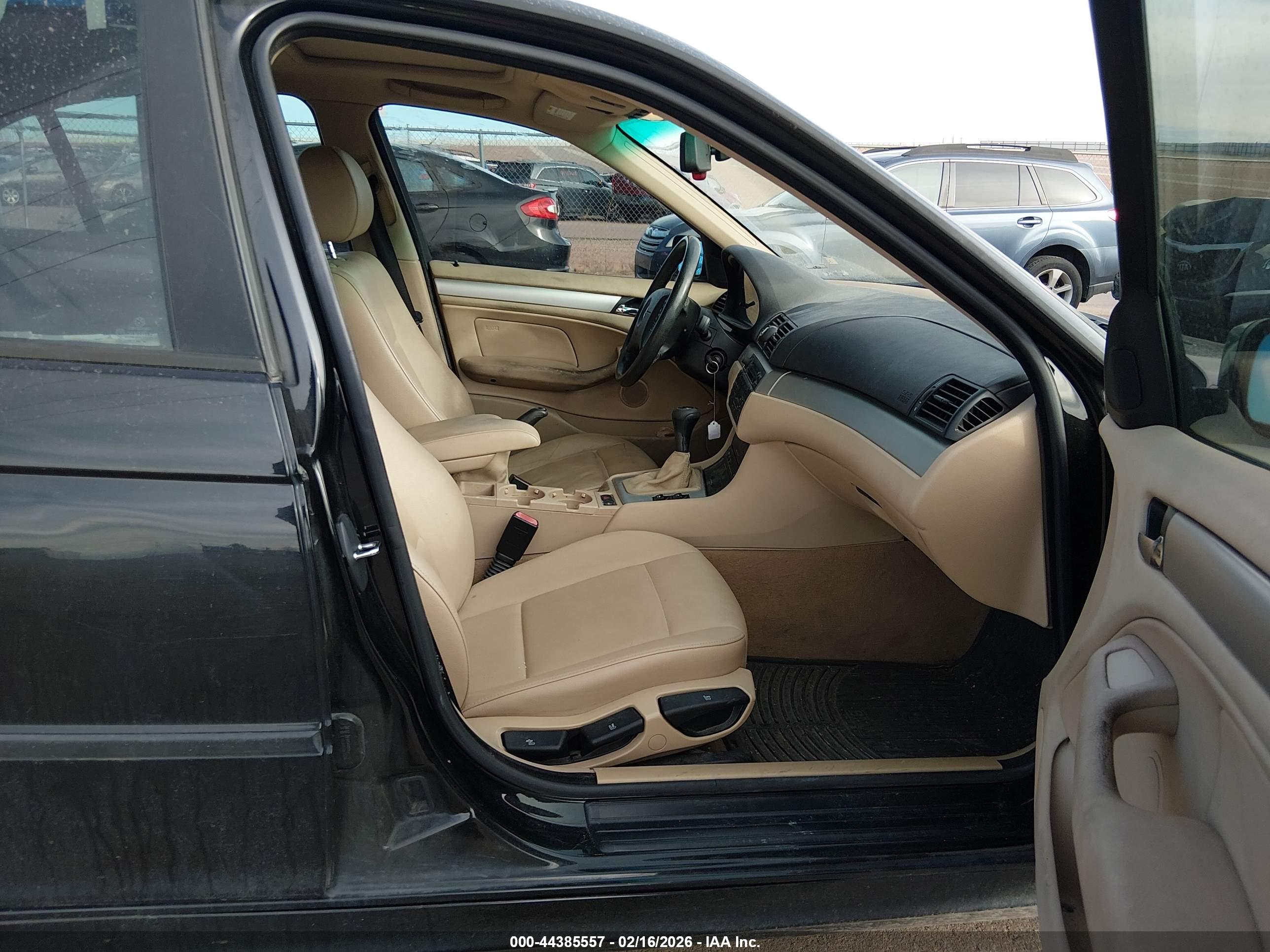 BMW 325XI image 5