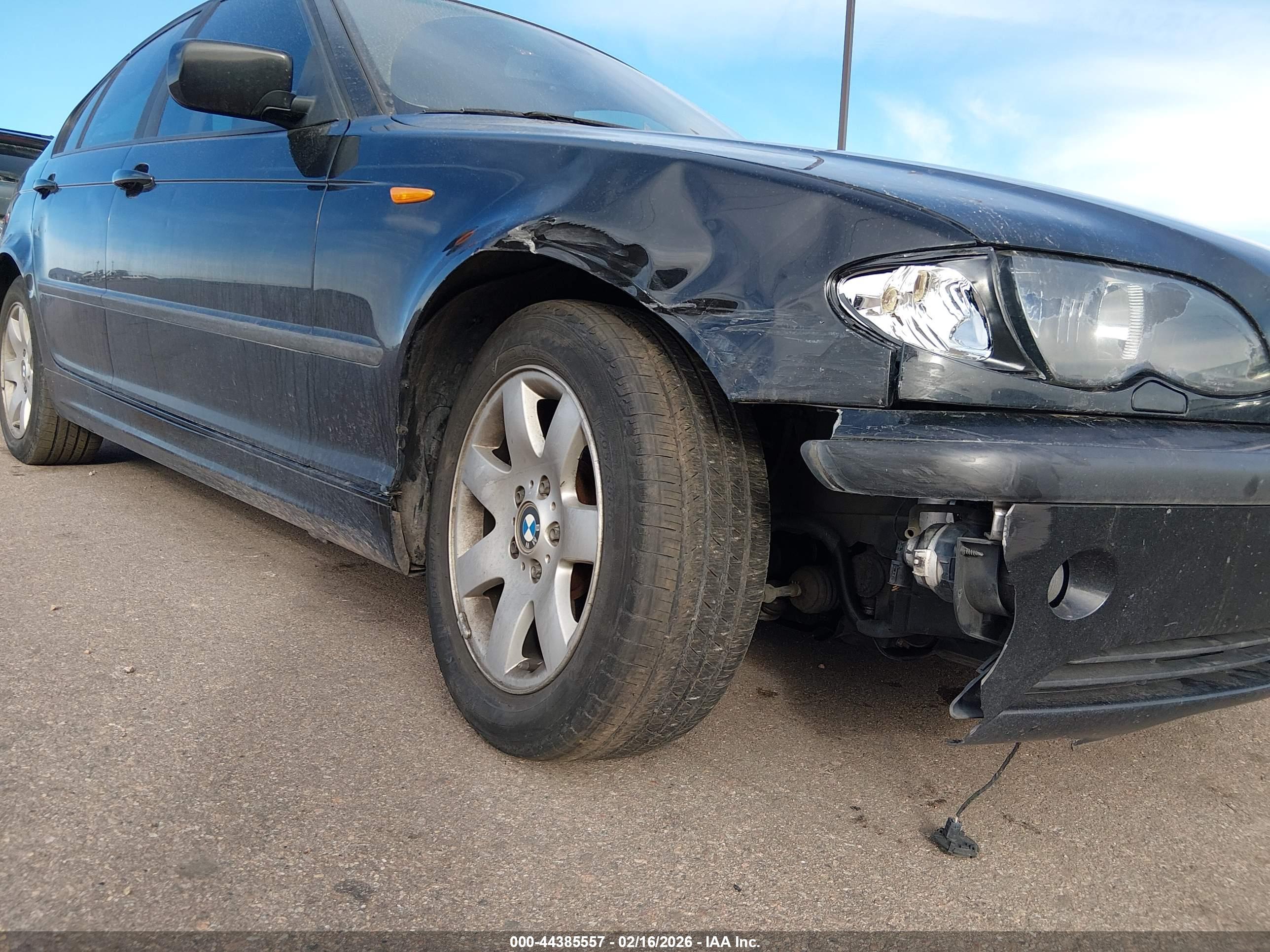 BMW 325XI image 6
