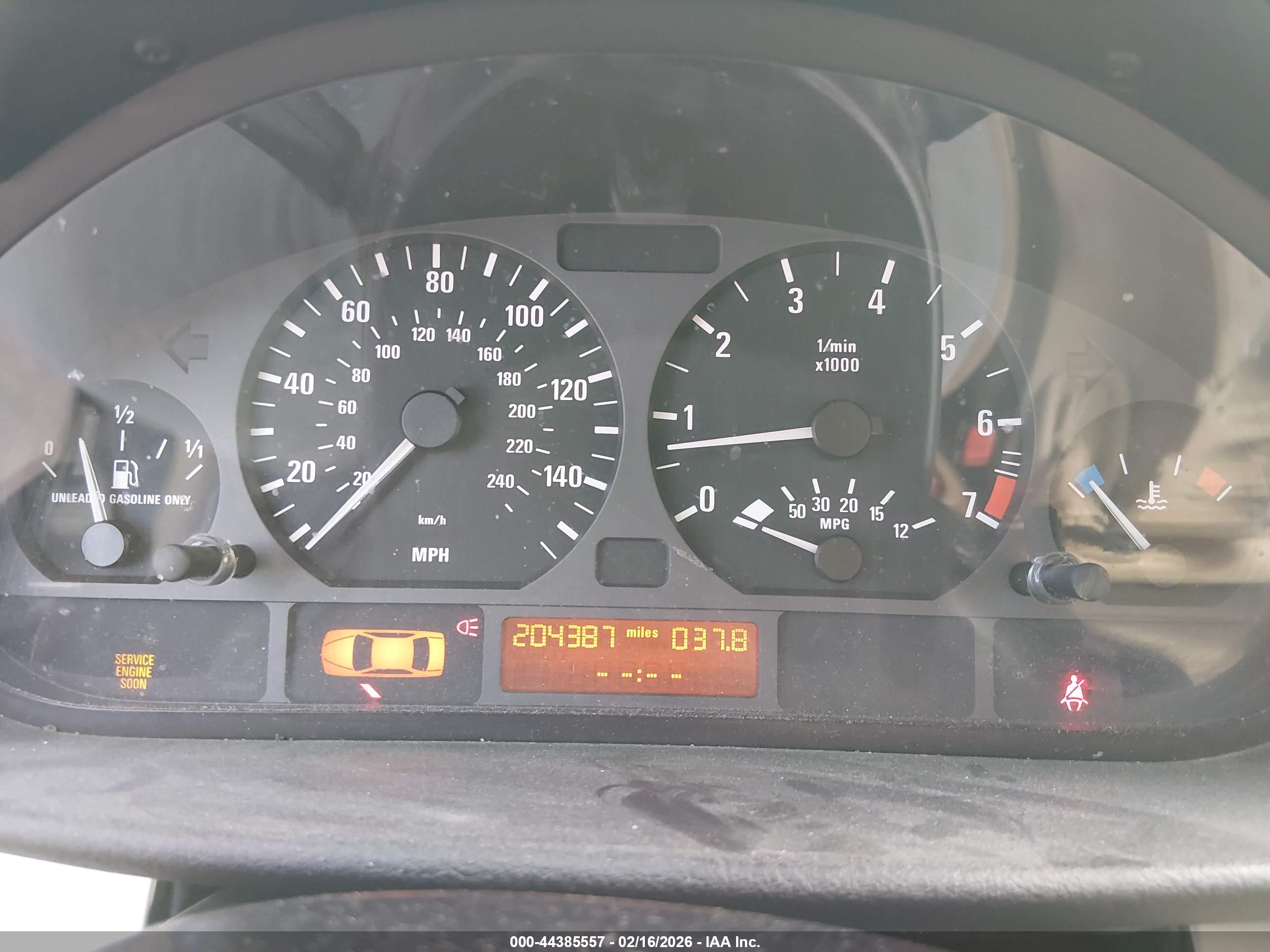 BMW 325XI image 7