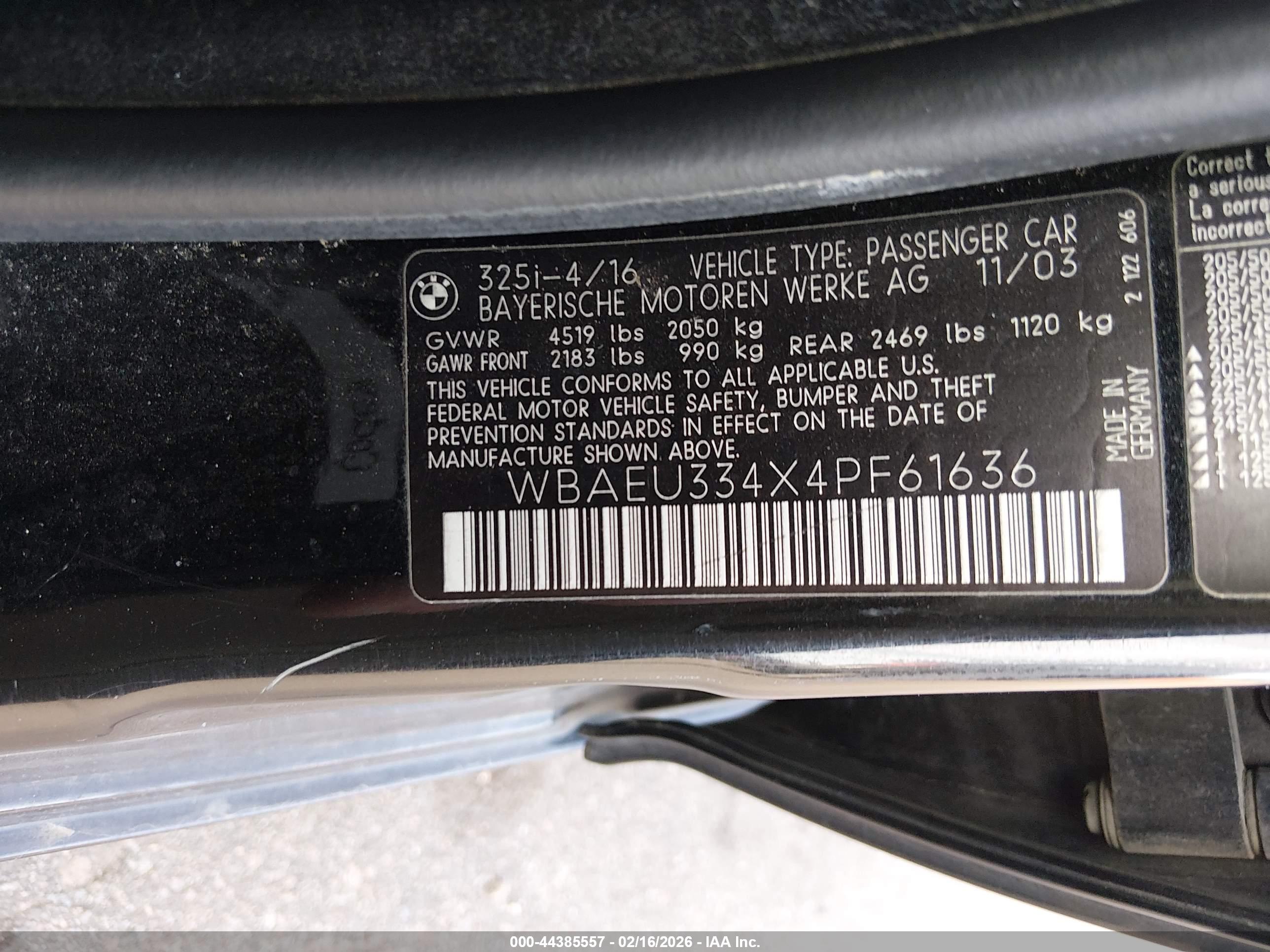 BMW 325XI image 9