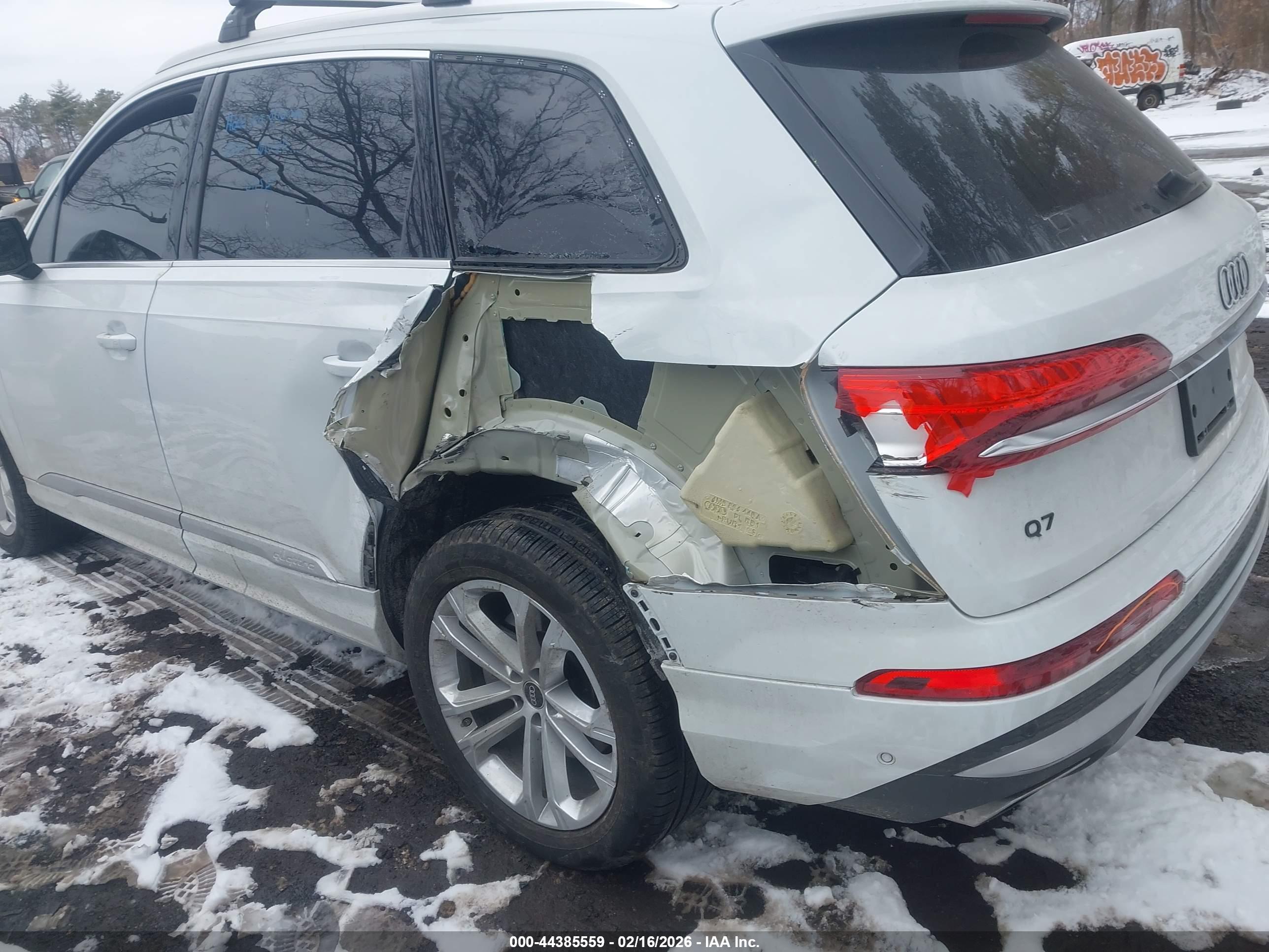 AUDI Q7 image 6