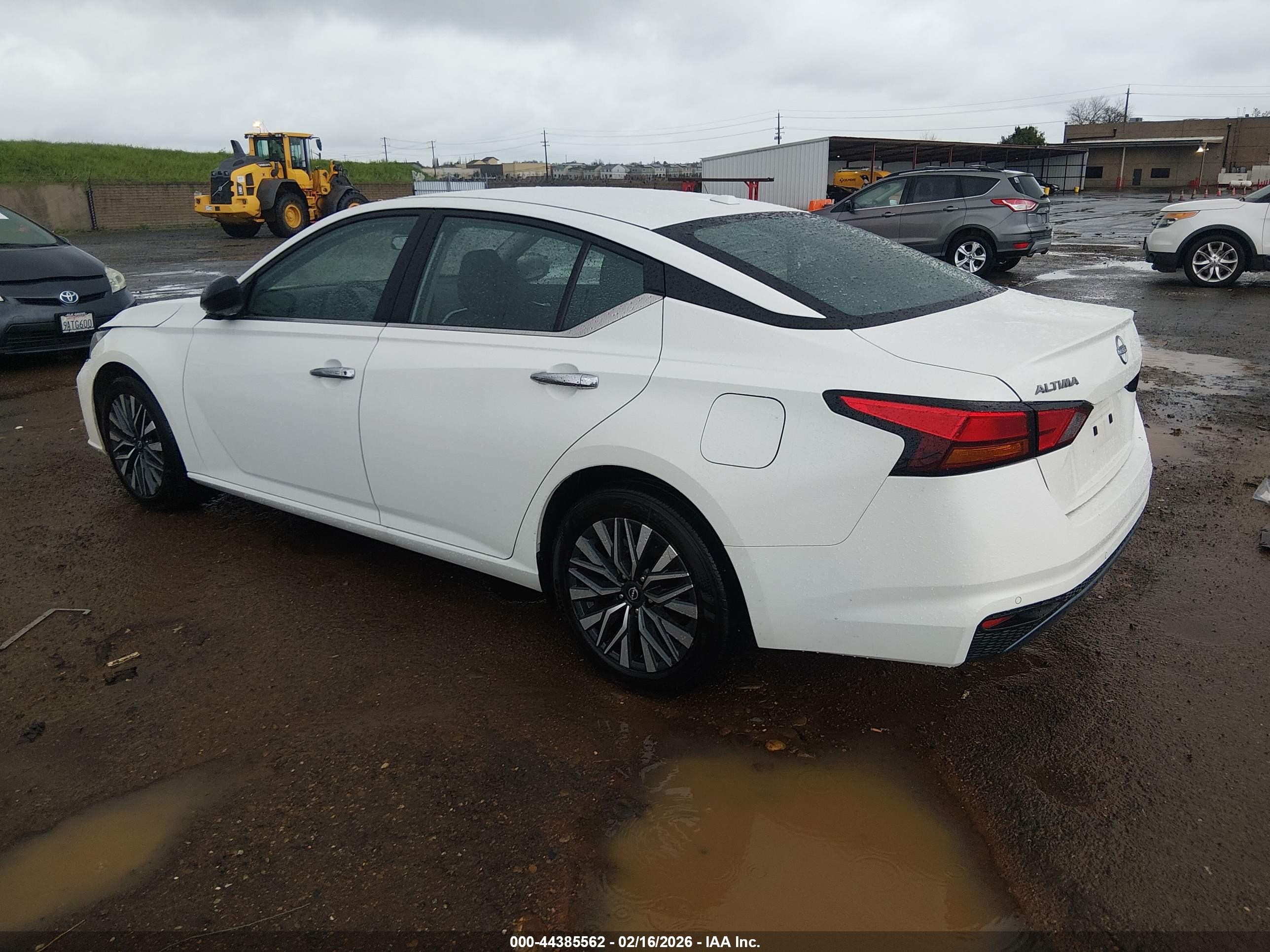 NISSAN ALTIMA image 3