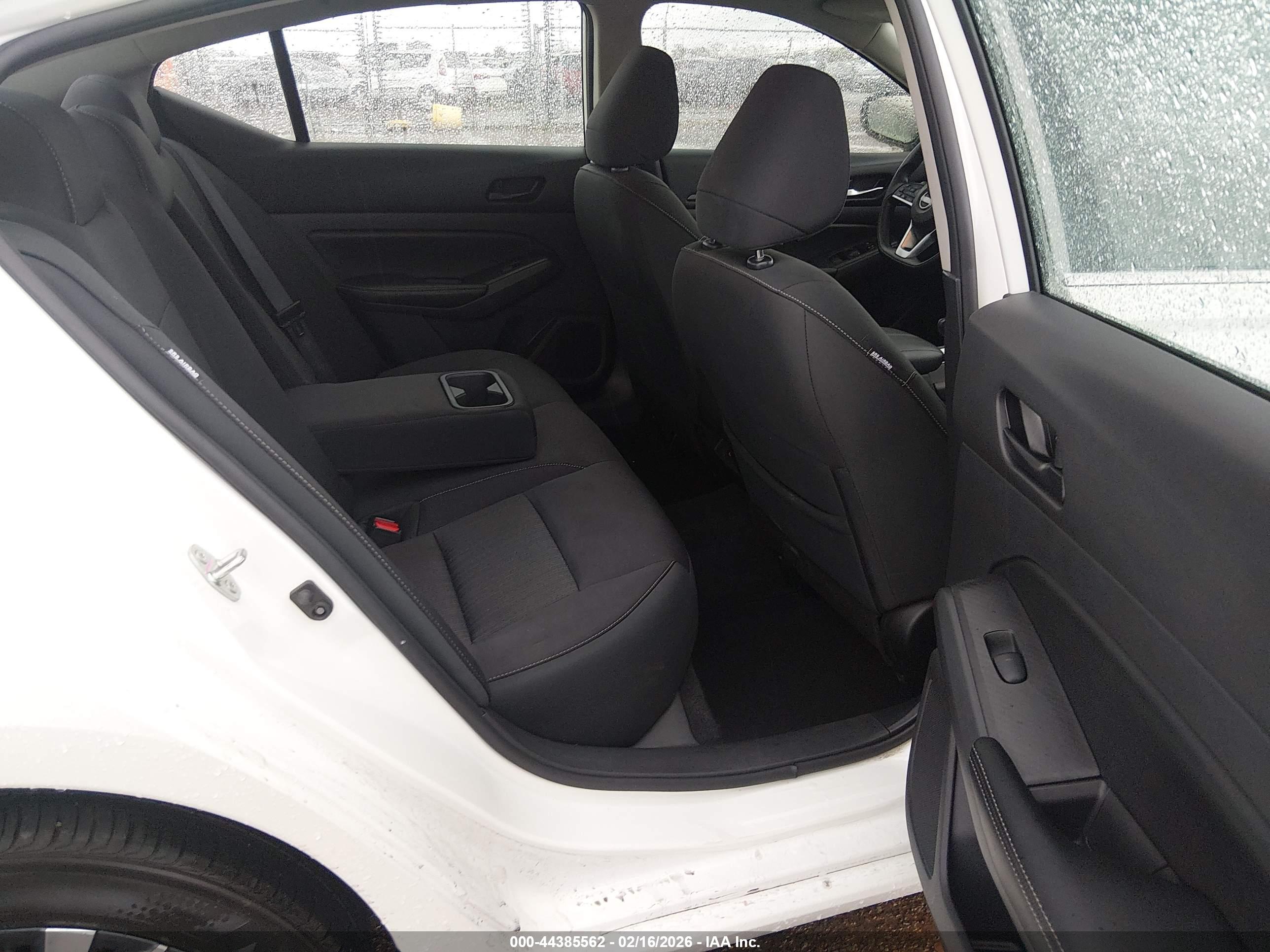 NISSAN ALTIMA image 8