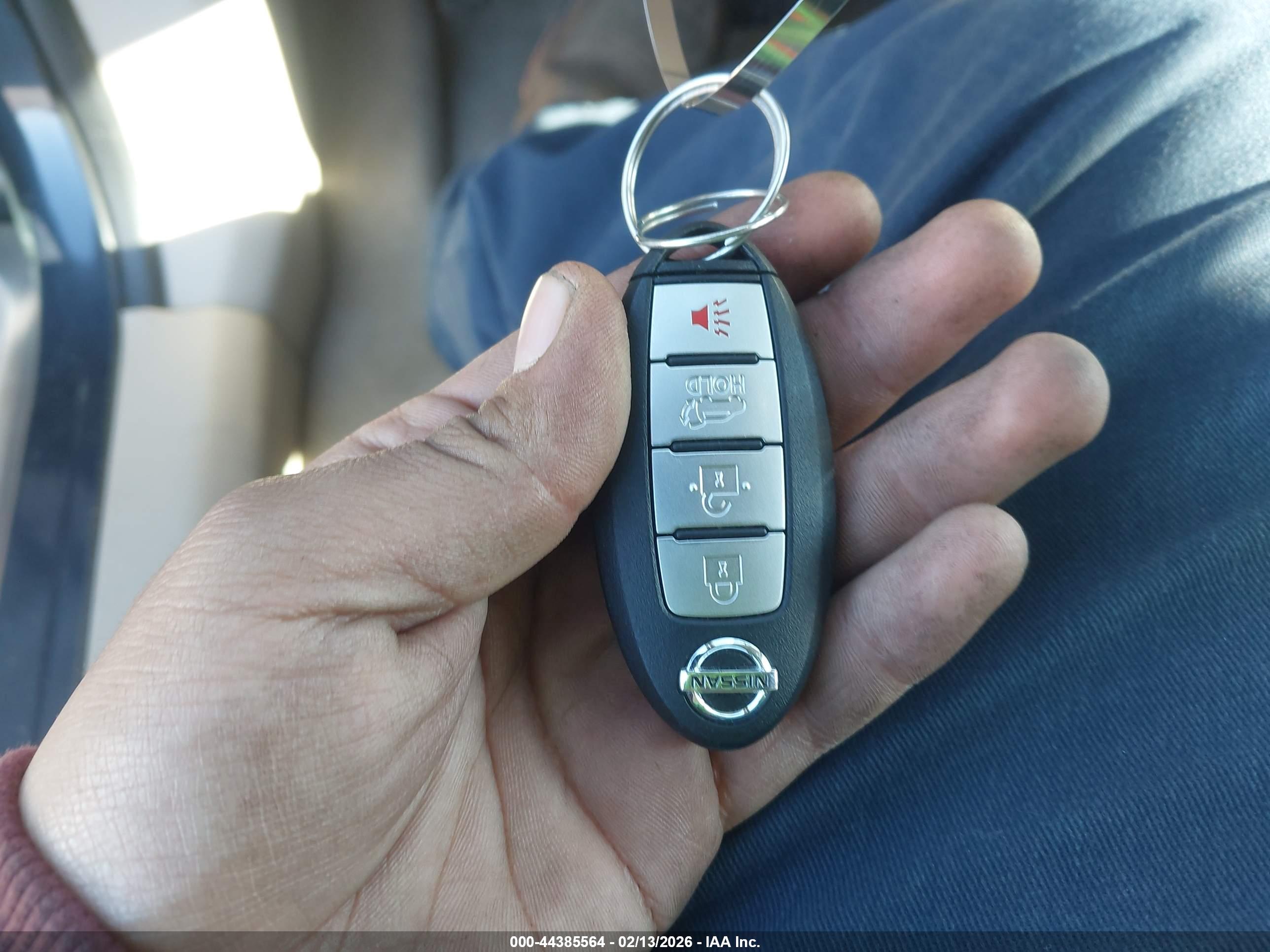 NISSAN ROGUE image 11