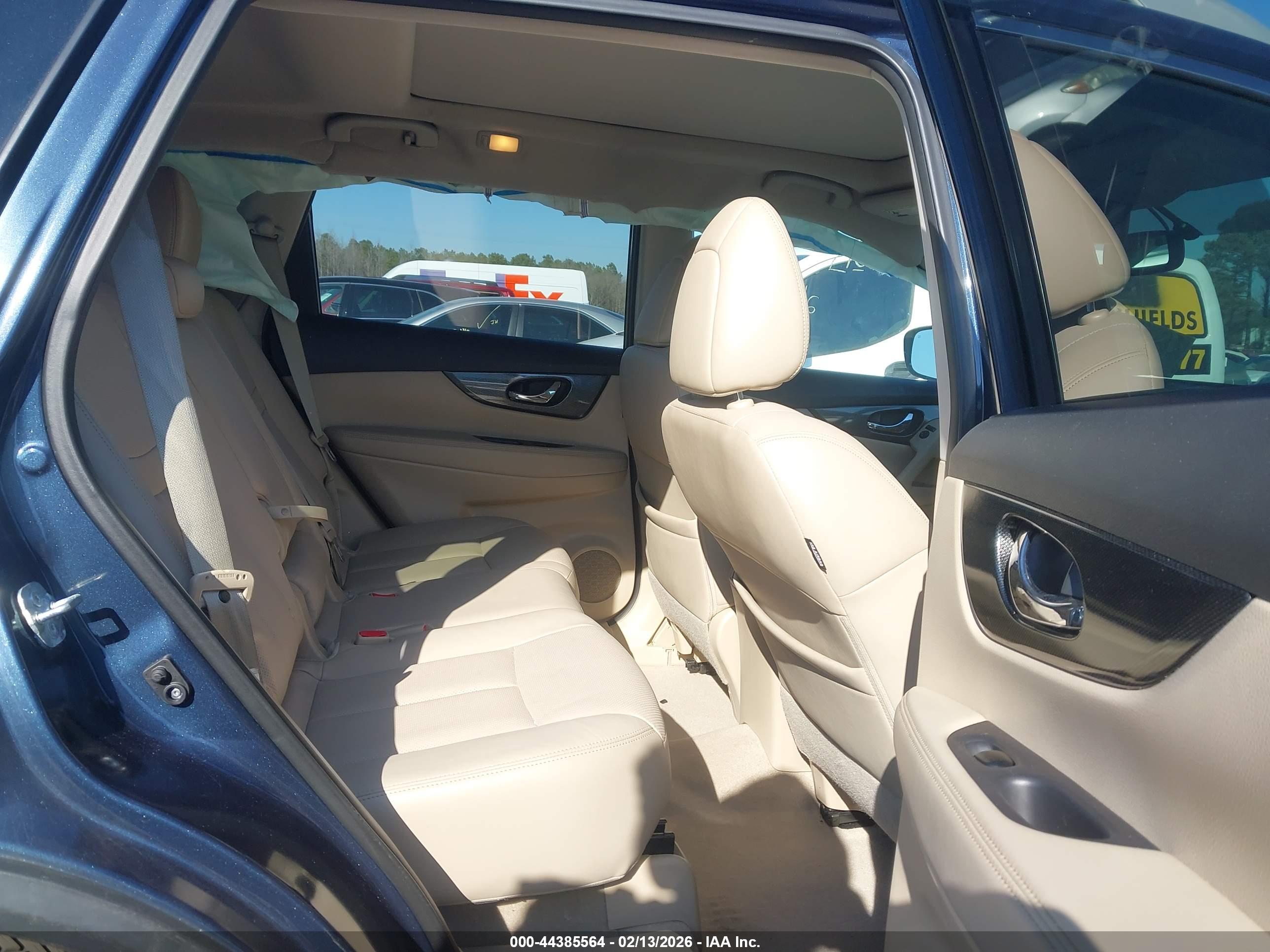 NISSAN ROGUE image 8