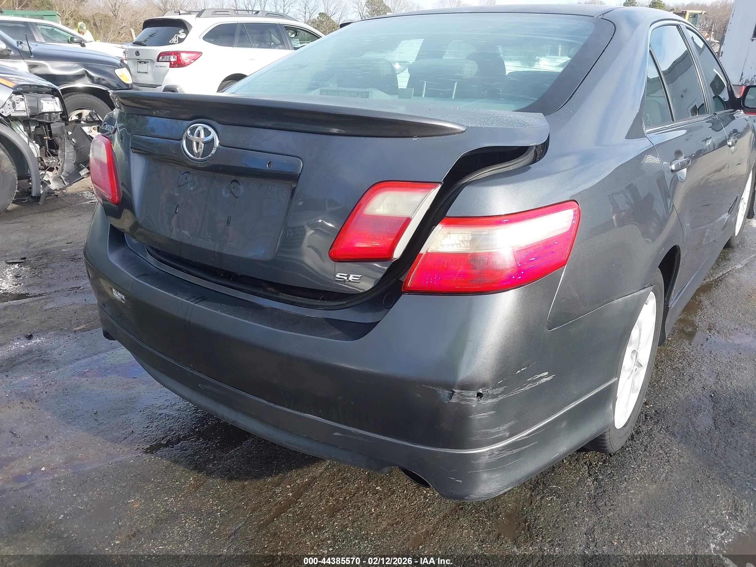 TOYOTA CAMRY image 6