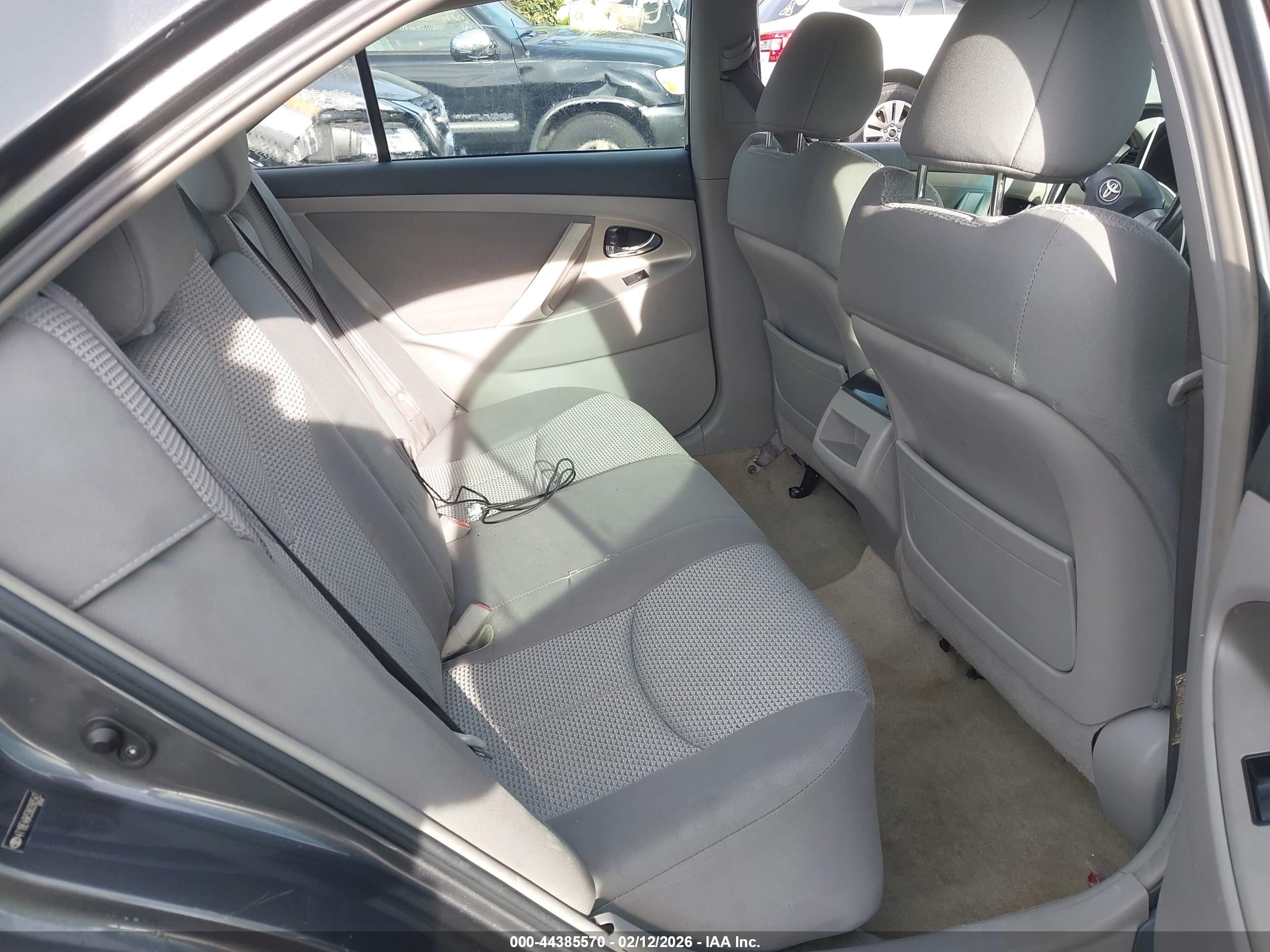 TOYOTA CAMRY image 8