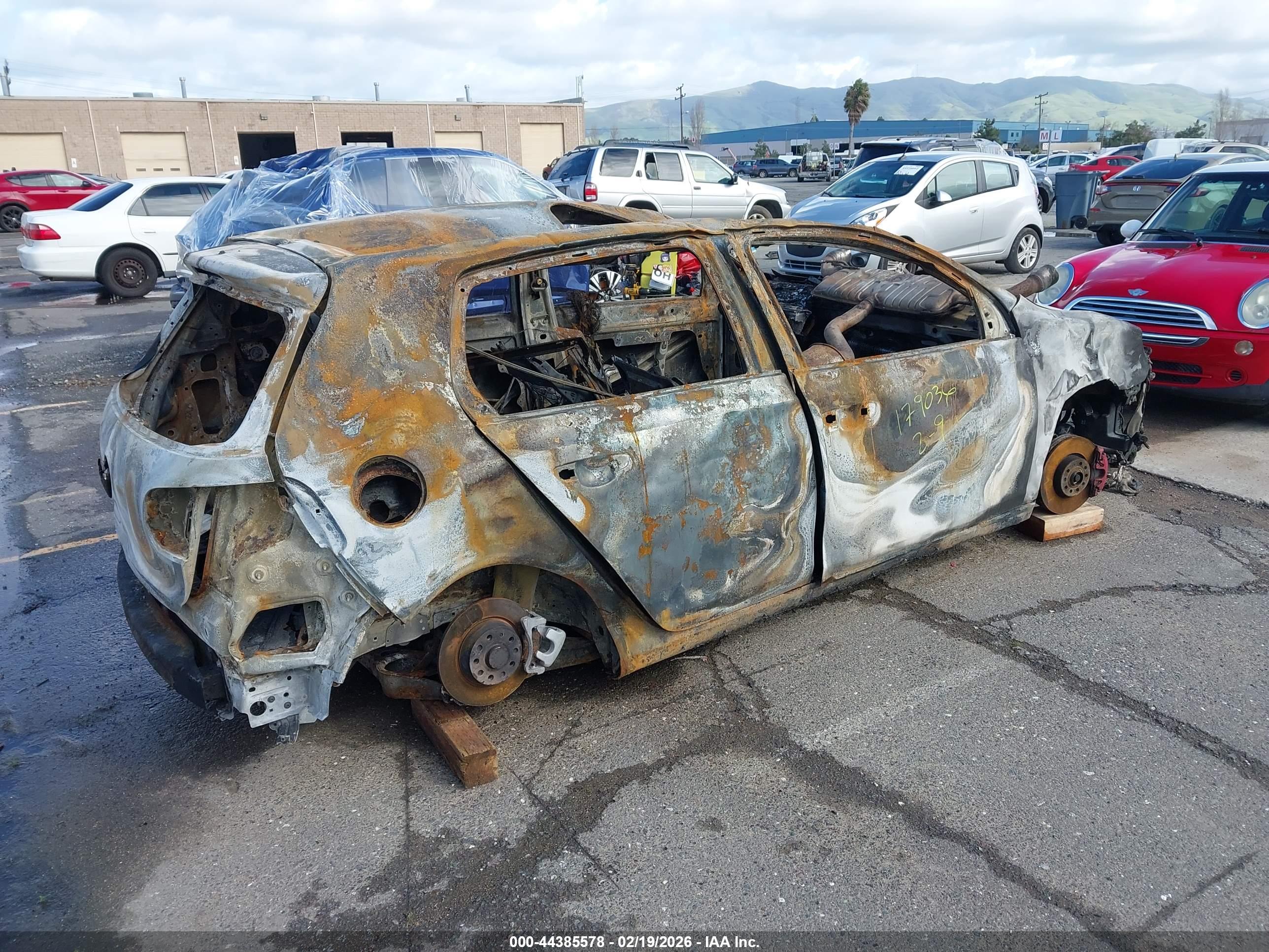 VOLKSWAGEN GTI image 4