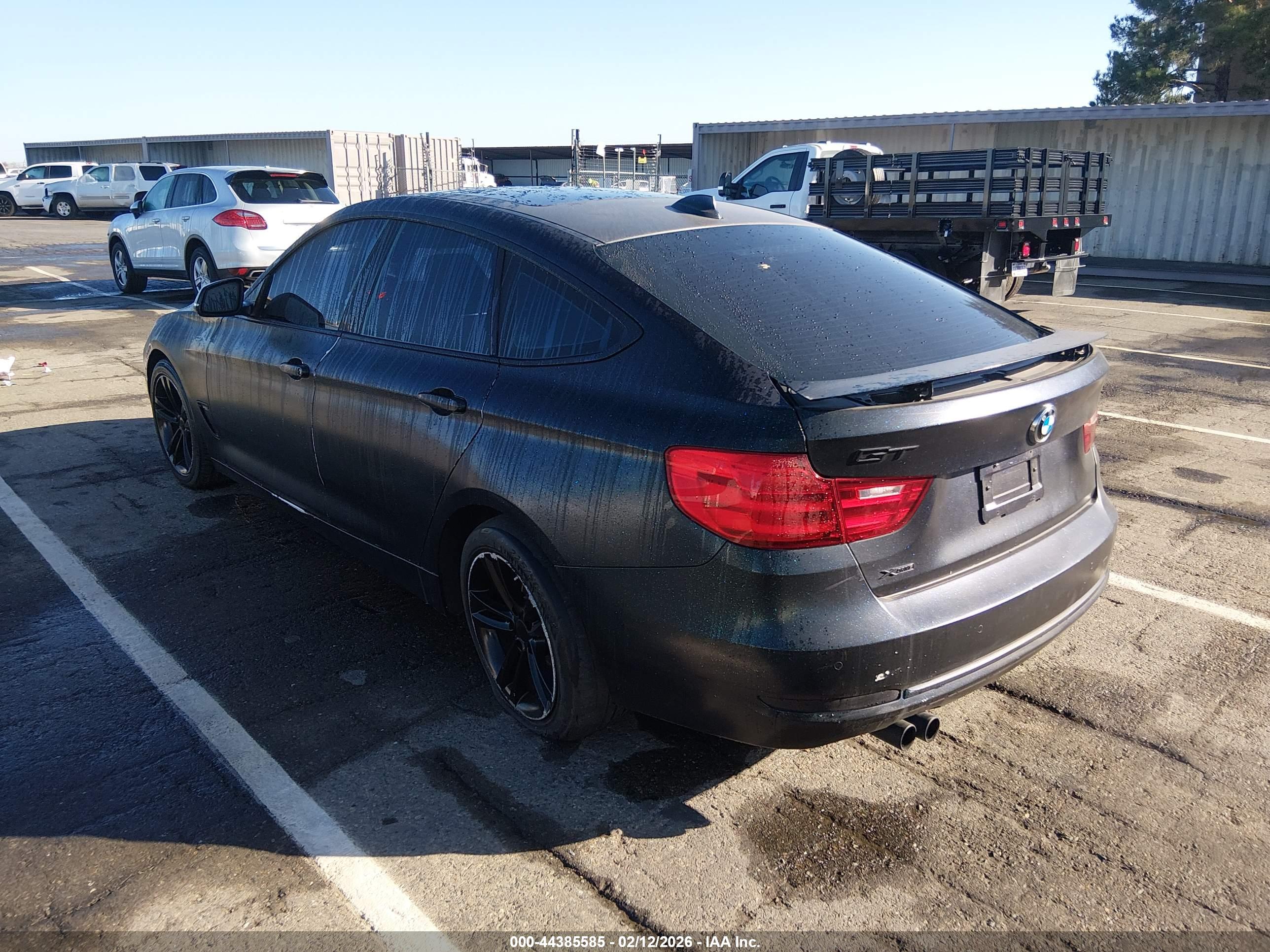 BMW 328I image 3