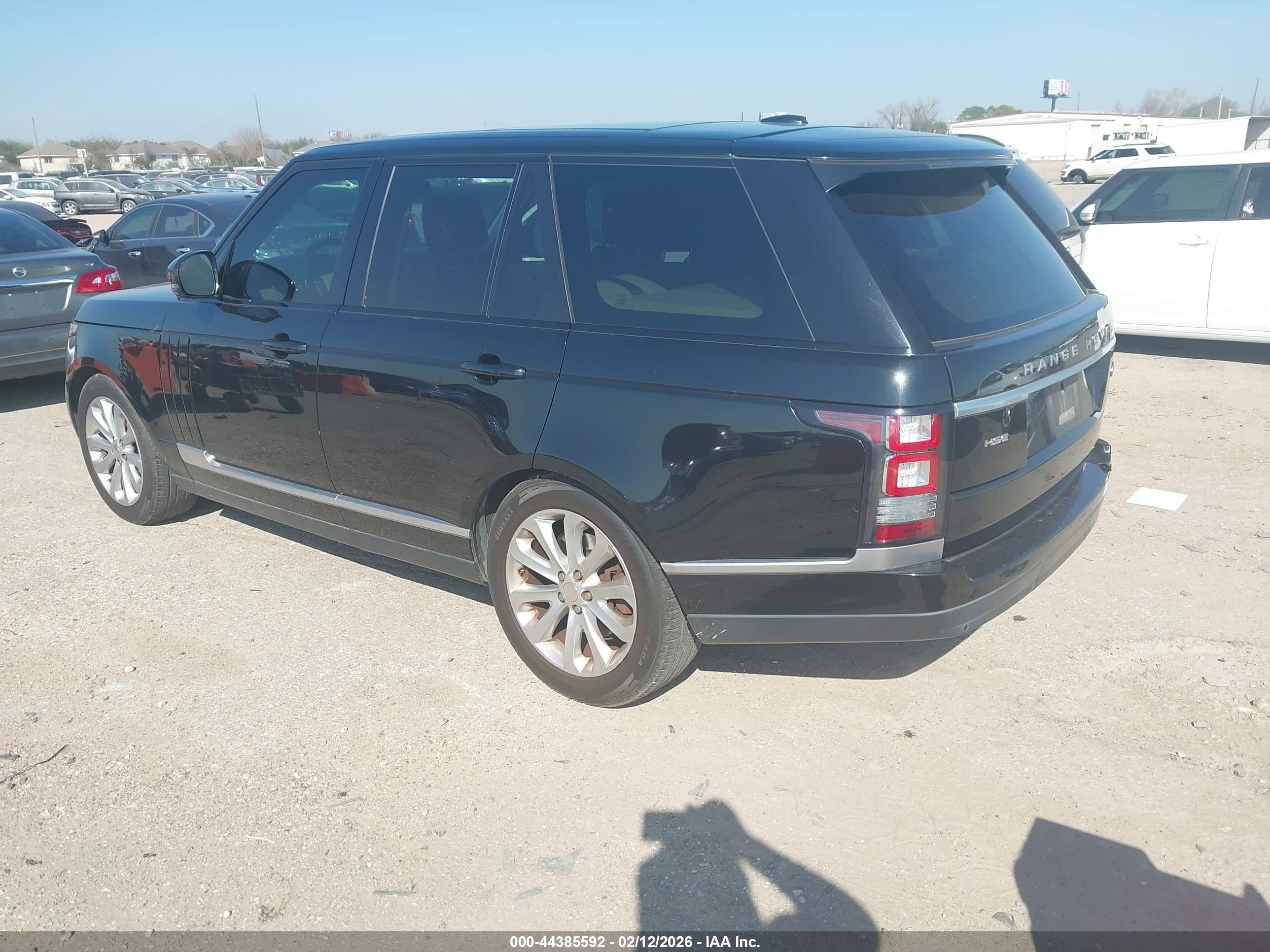 LAND ROVER image 3