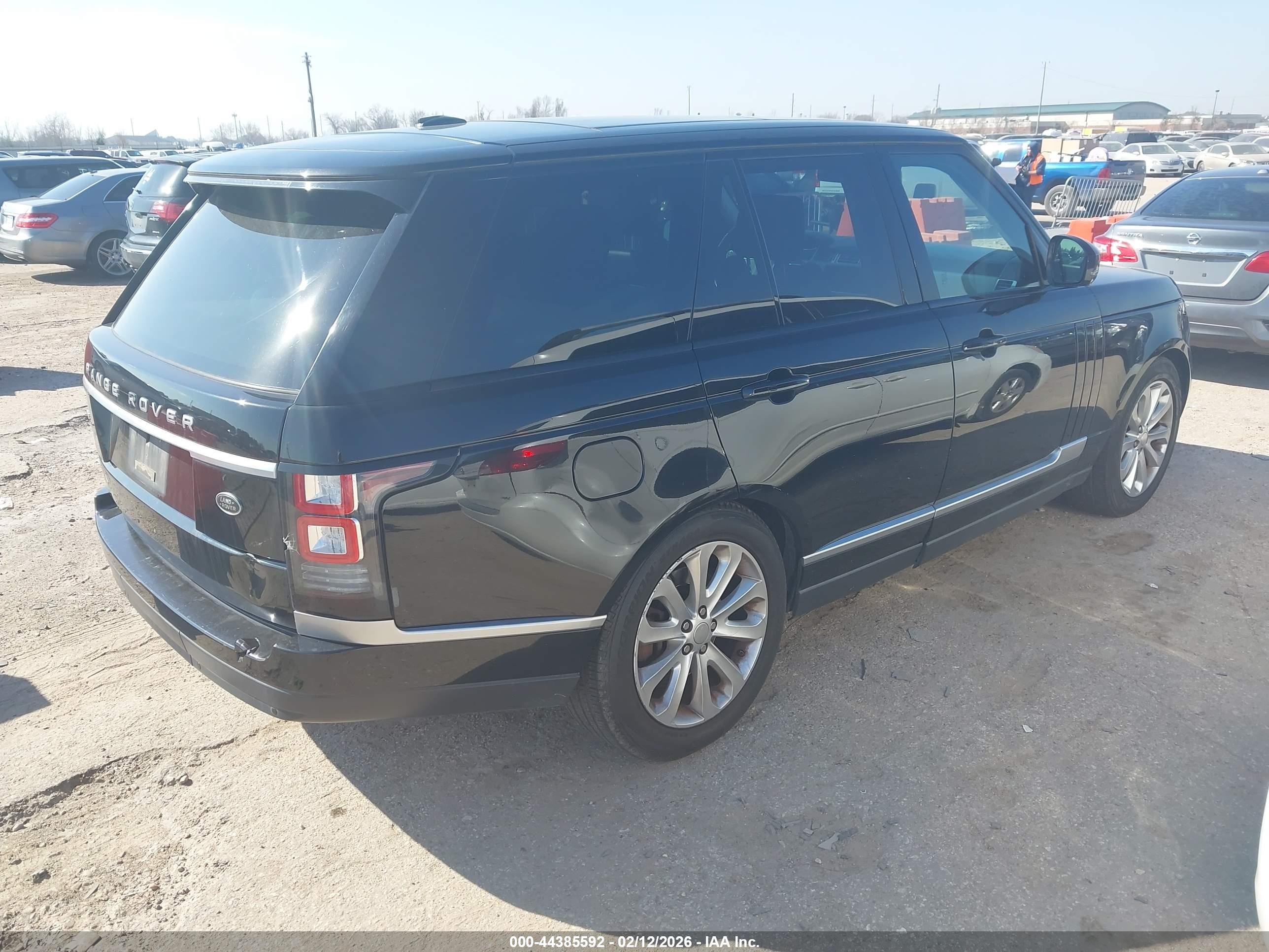 LAND ROVER image 4