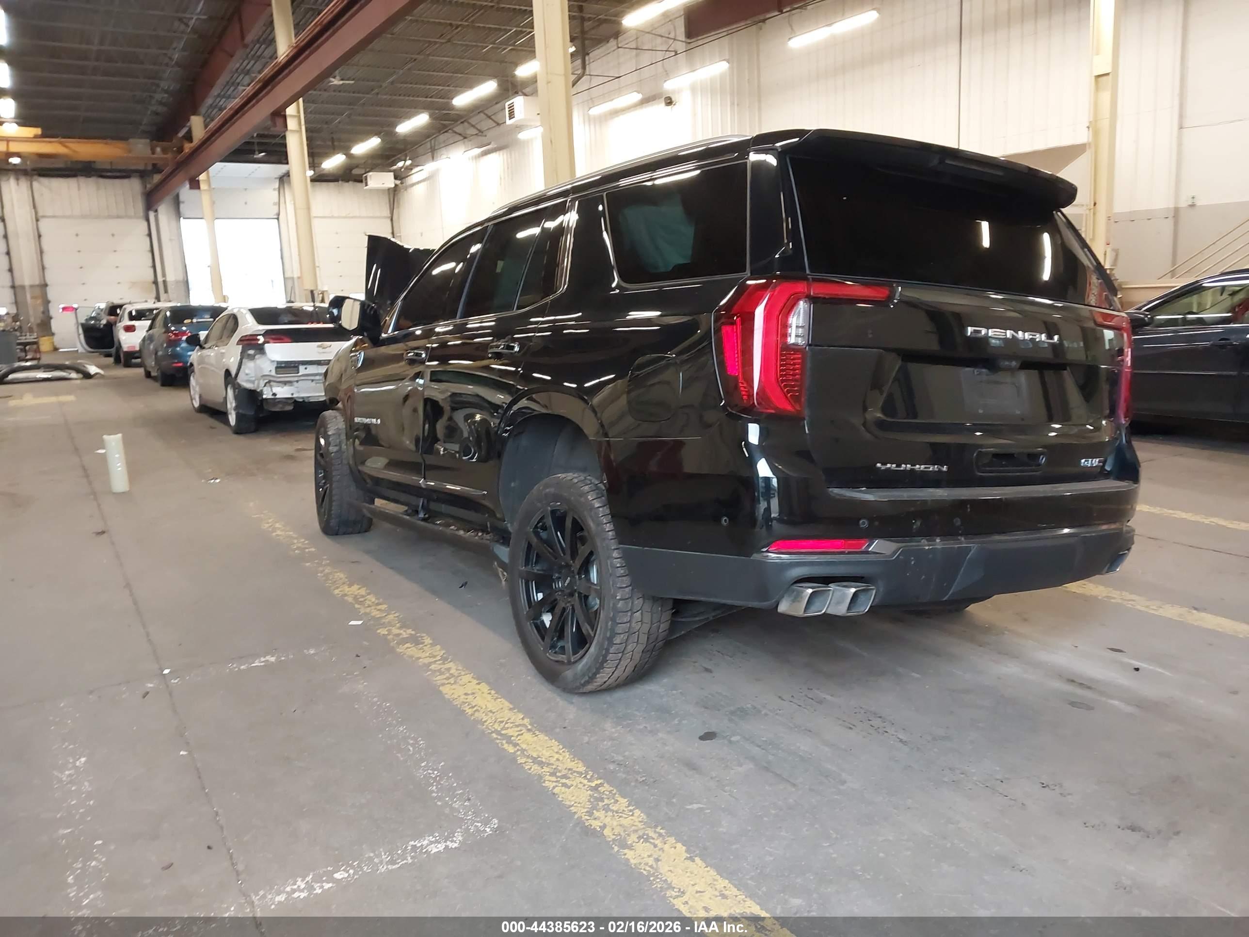 GMC YUKON image 3