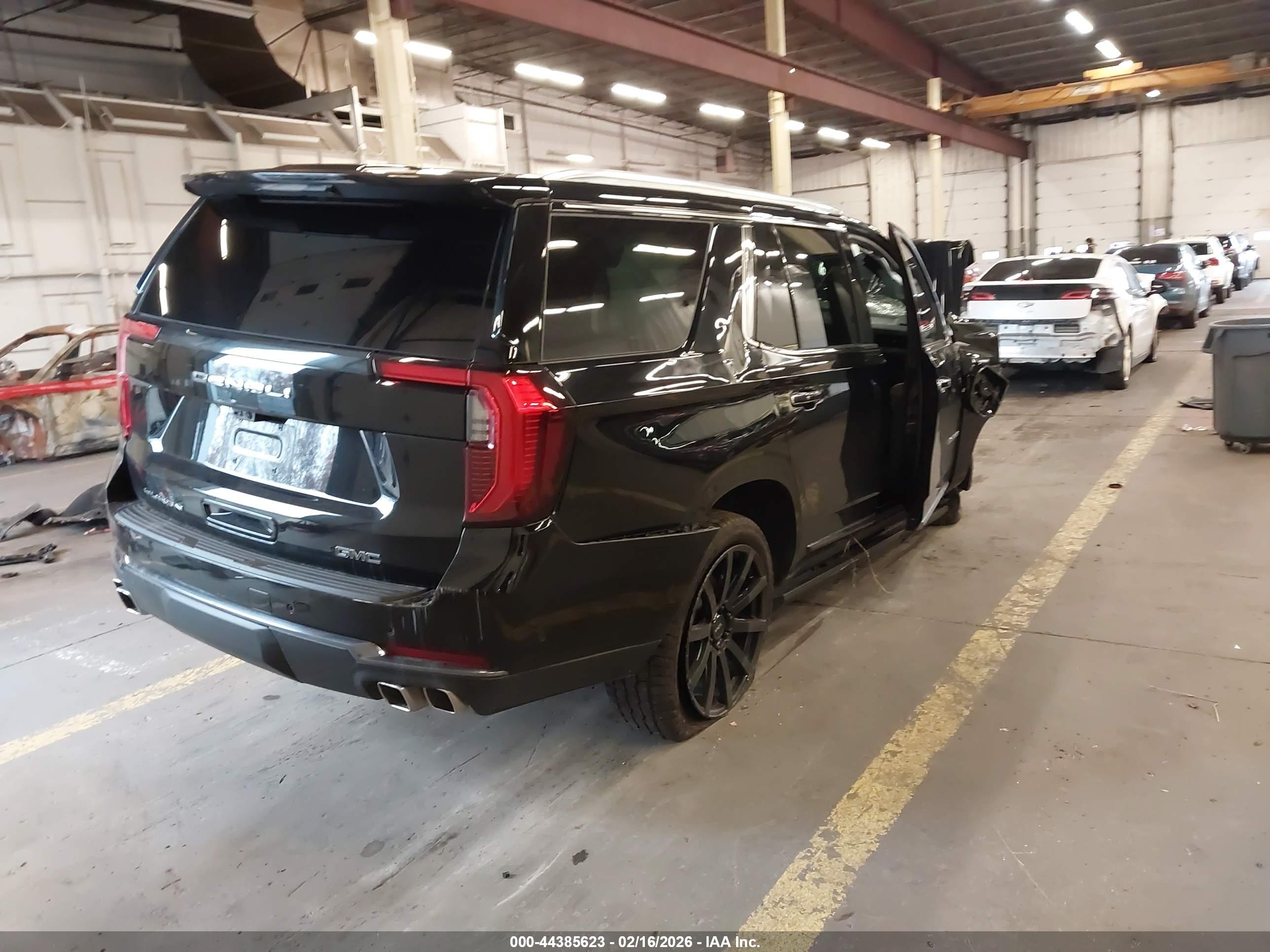 GMC YUKON image 4
