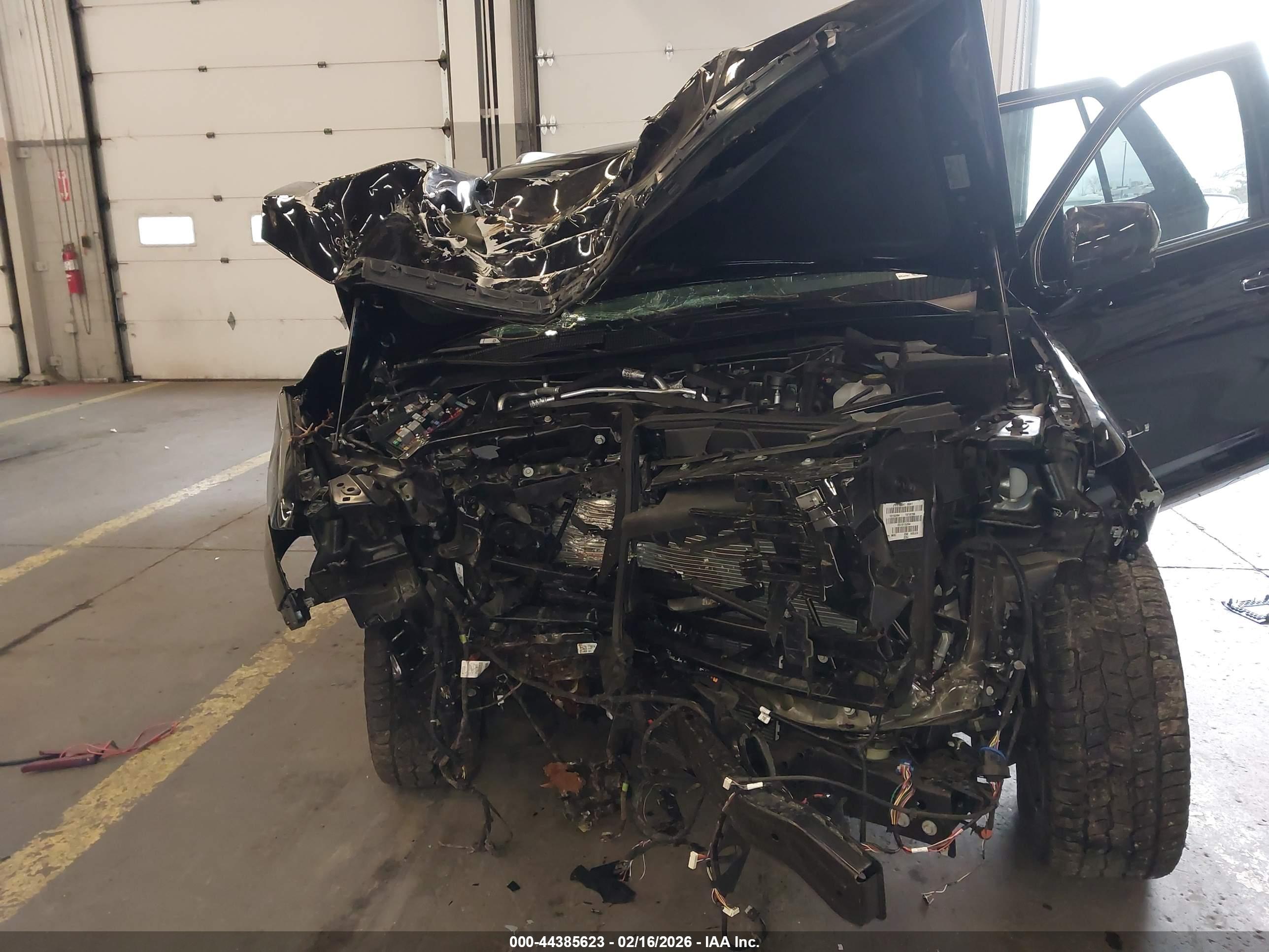 GMC YUKON image 6