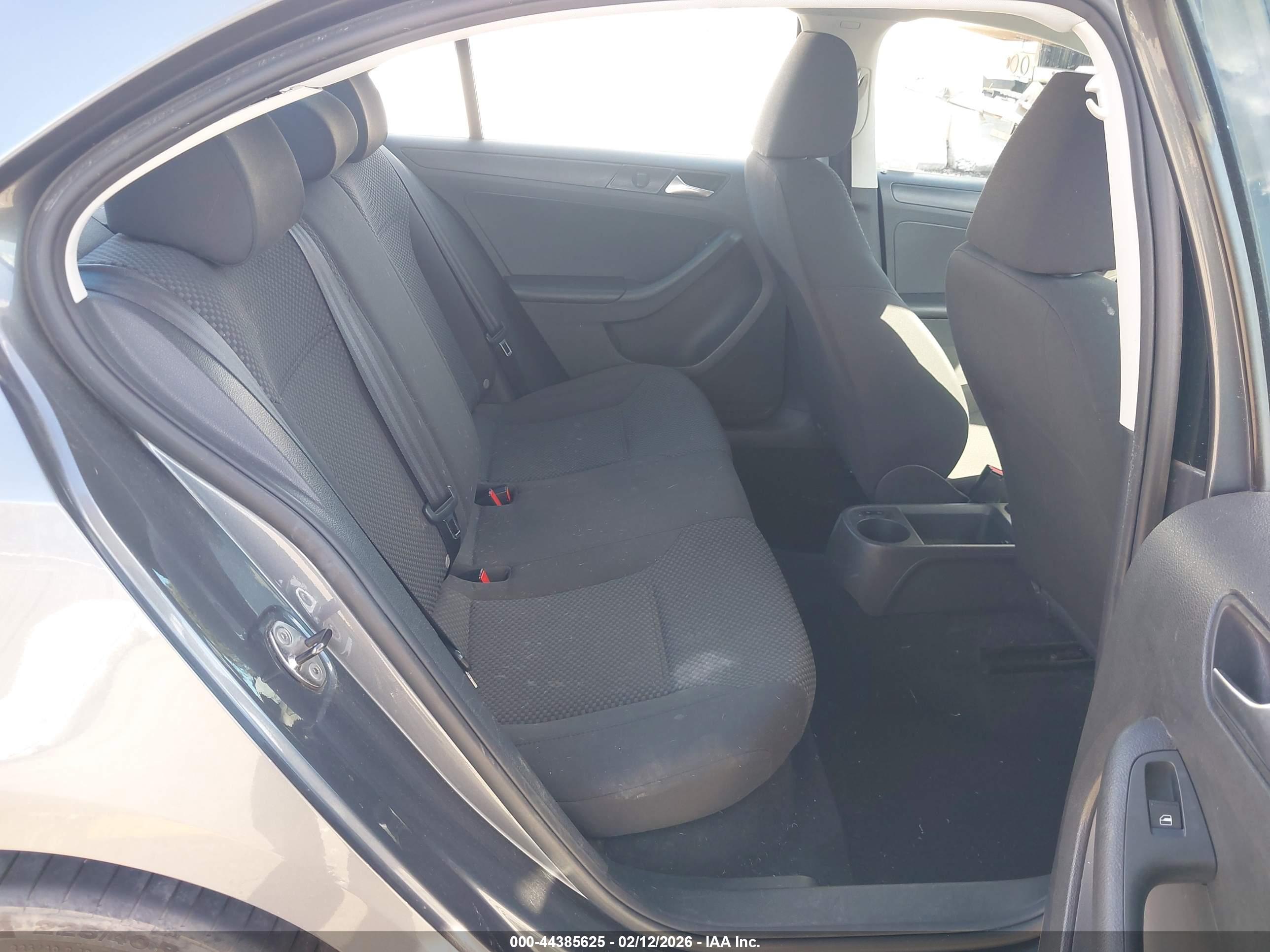 VOLKSWAGEN JETTA image 8