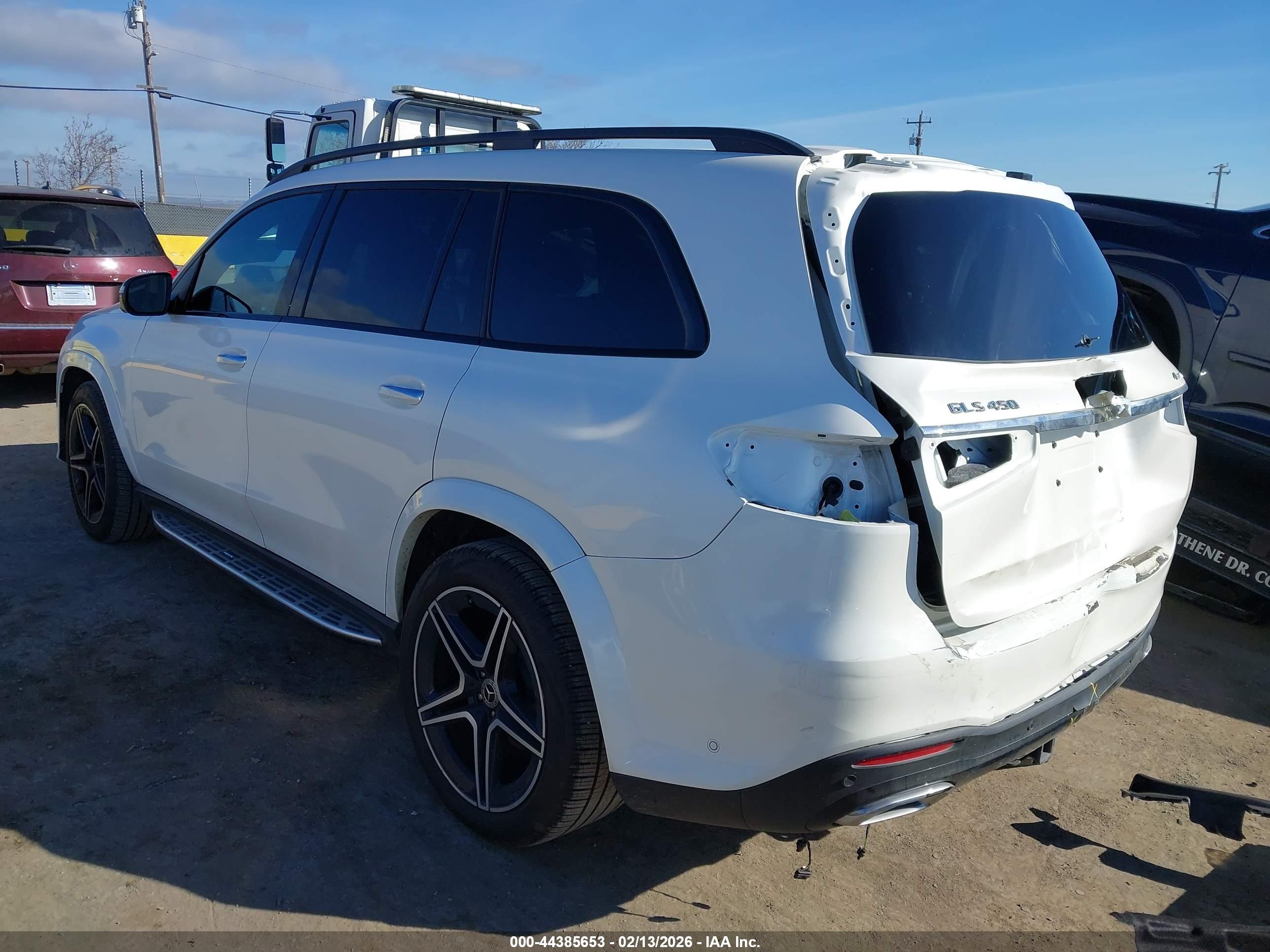 MERCEDES-BENZ GLS image 3