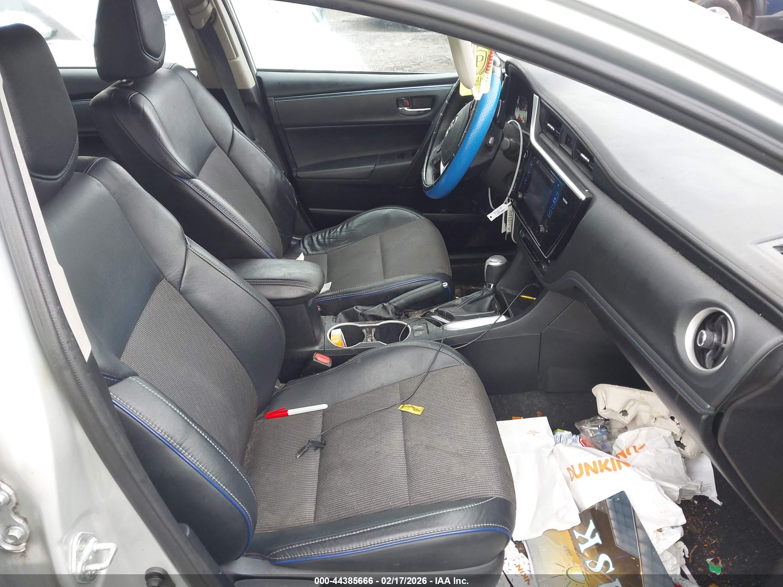 TOYOTA COROLLA image 5