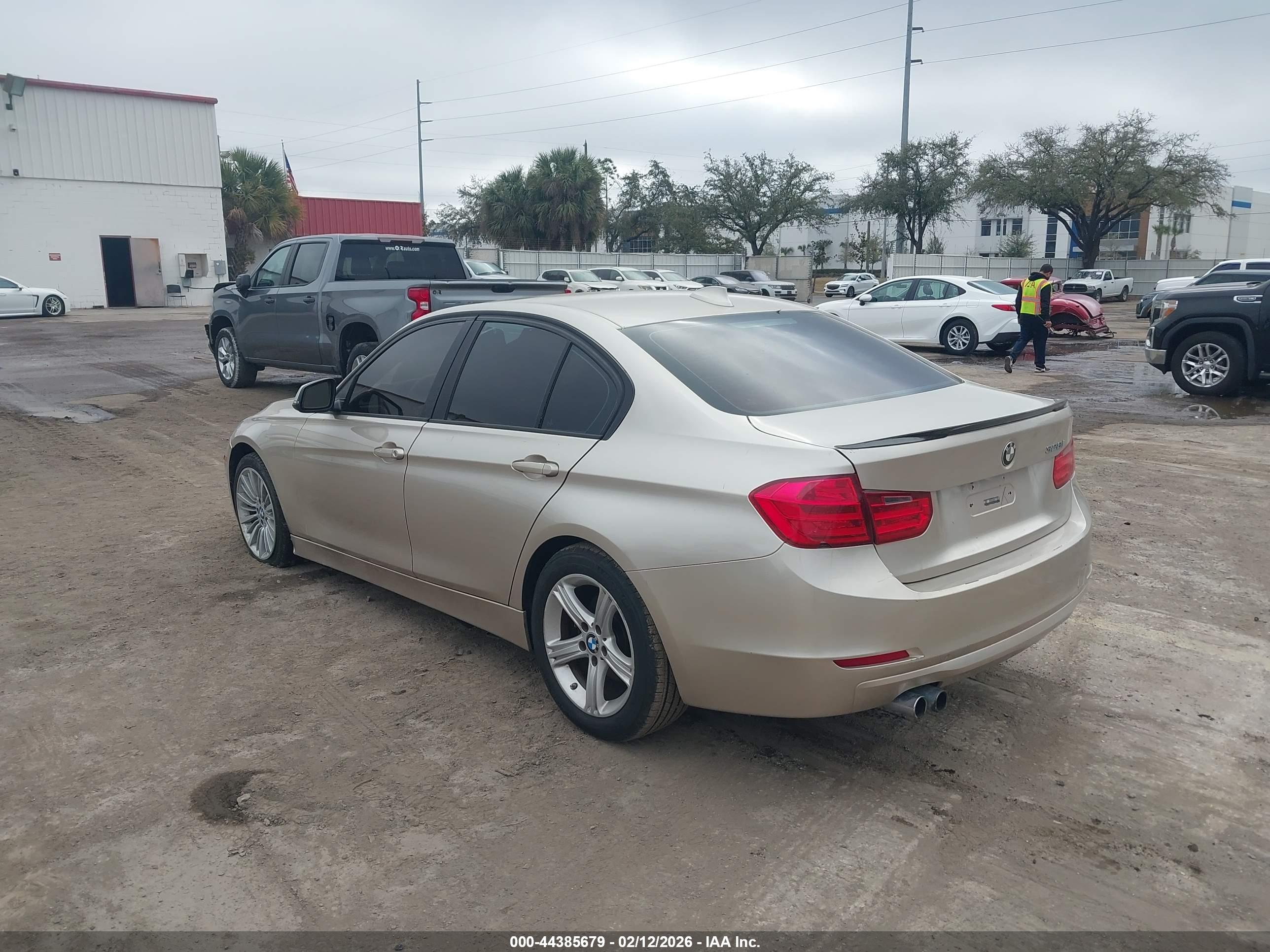 BMW 328I image 3
