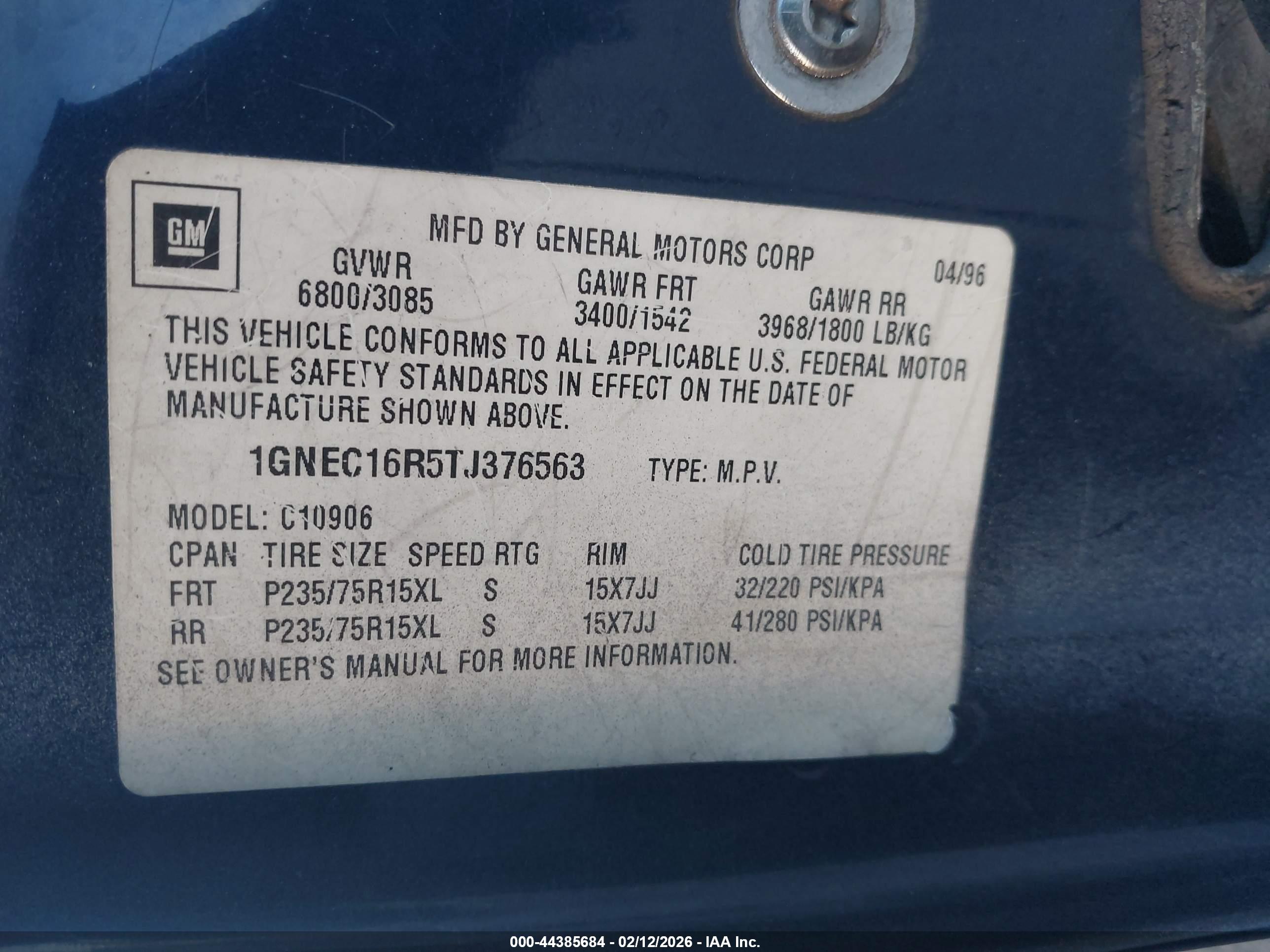 CHEVROLET SUBURBAN image 9