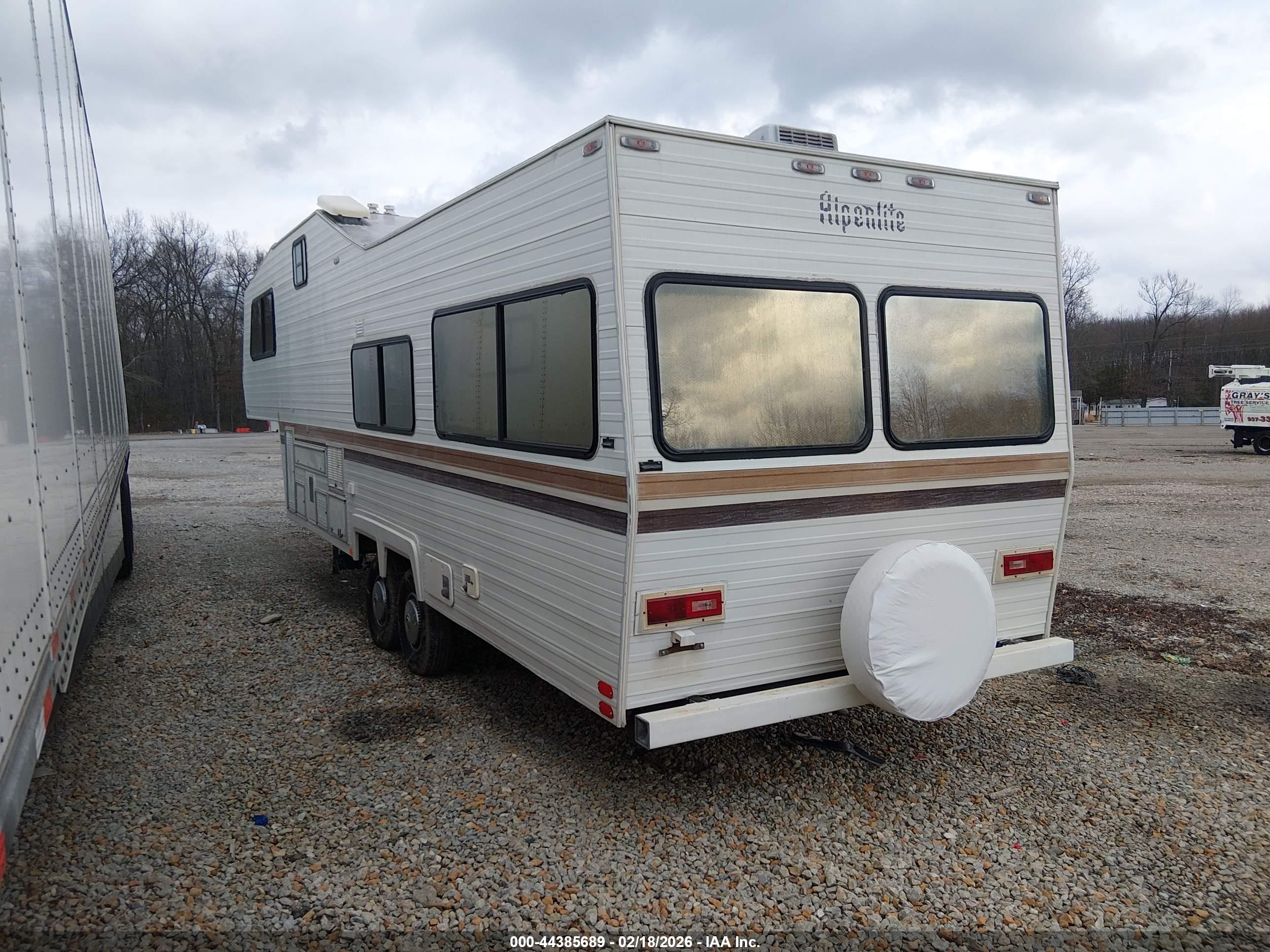 ALPINE COACH image 3