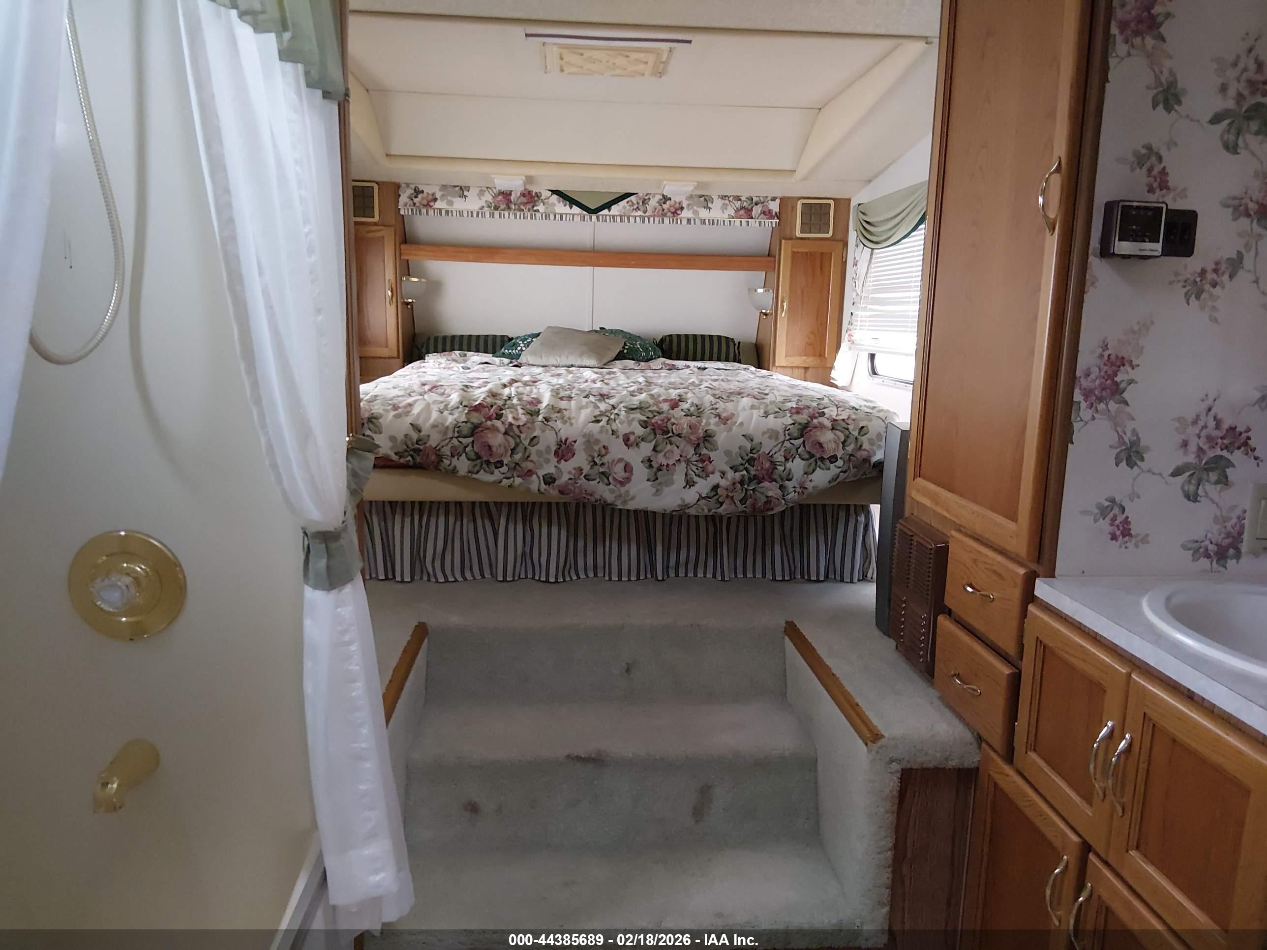 ALPINE COACH image 8