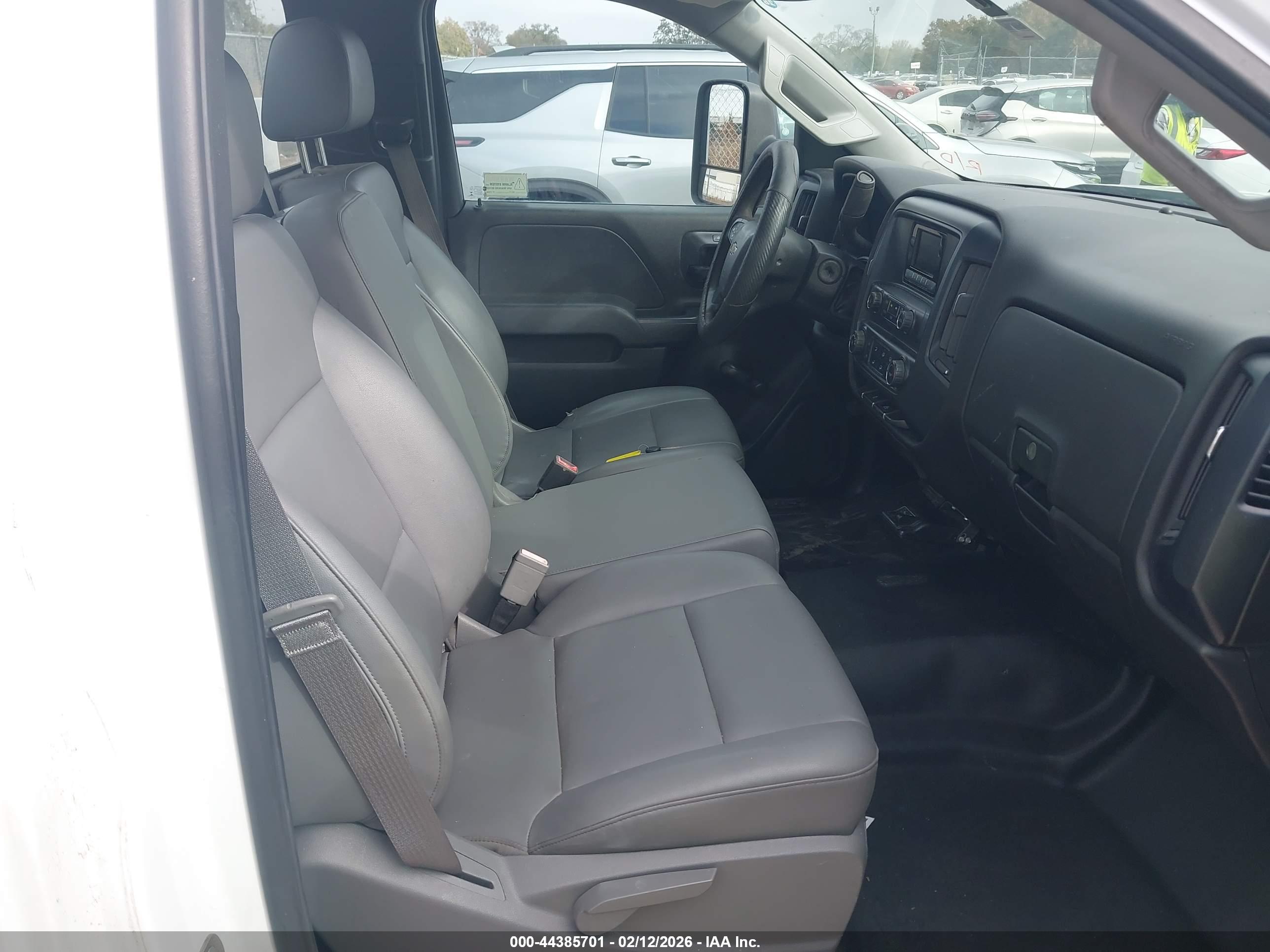 CHEVROLET SILVERADO image 8