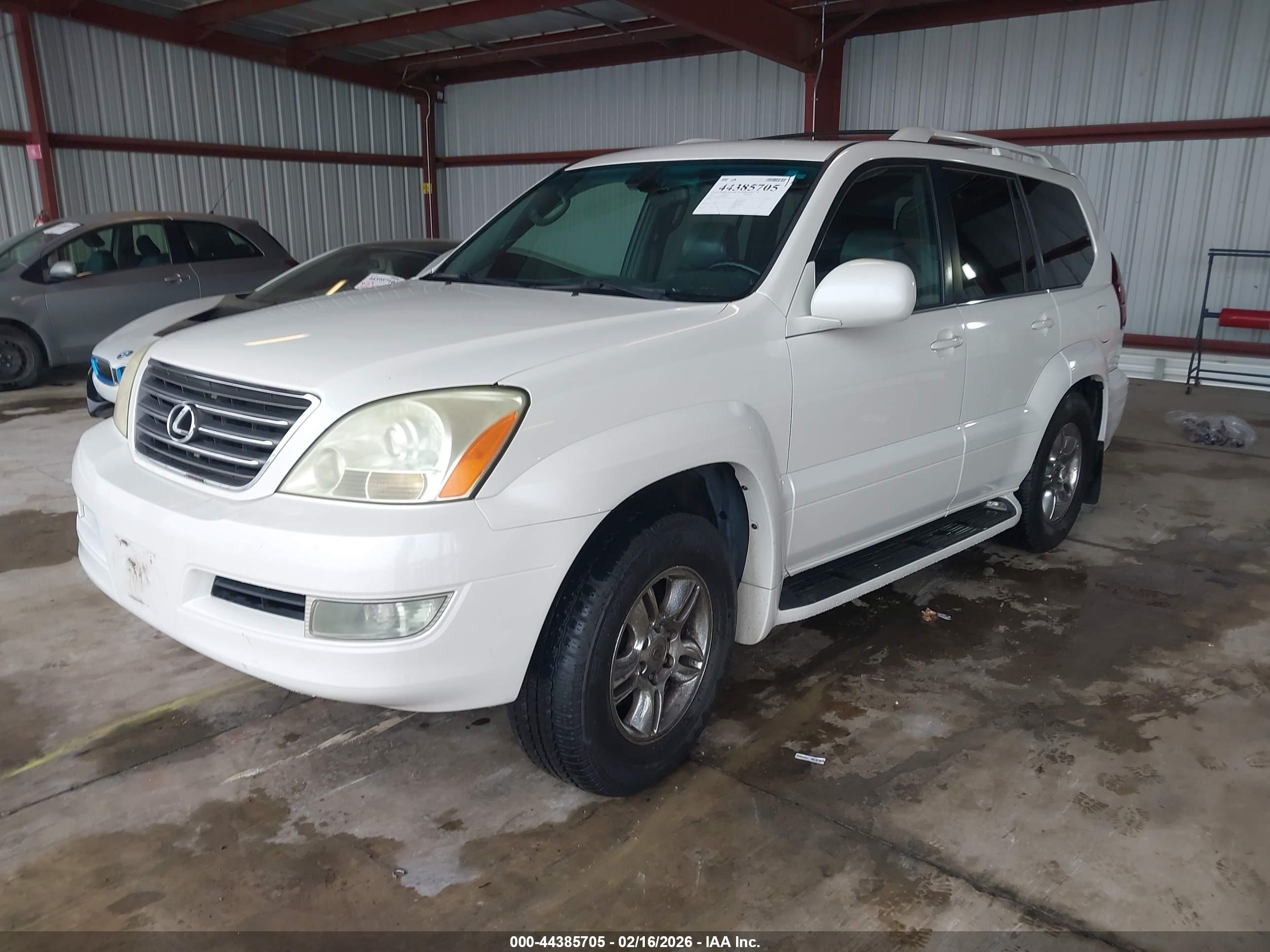 LEXUS GX image 2