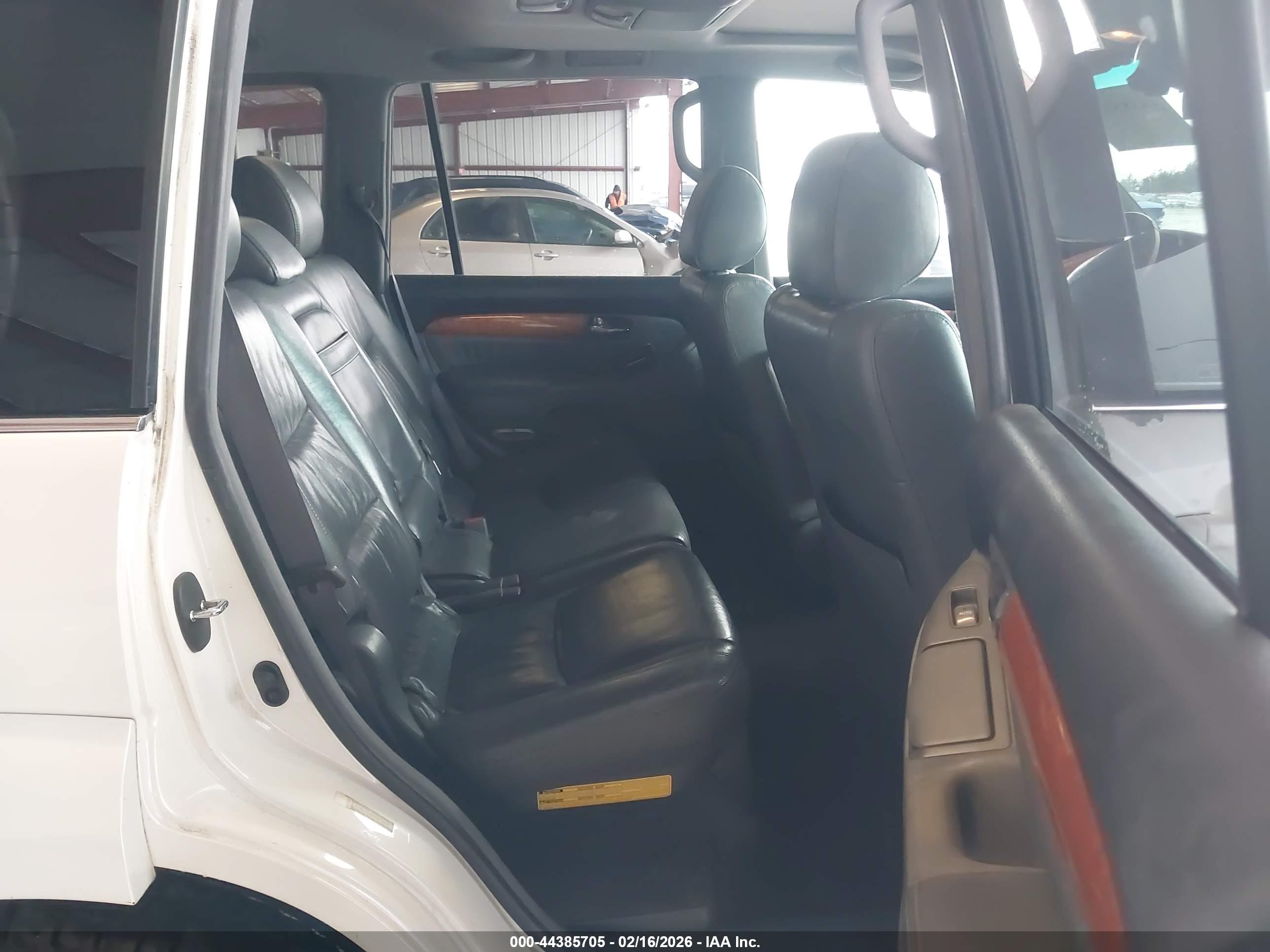 LEXUS GX image 8