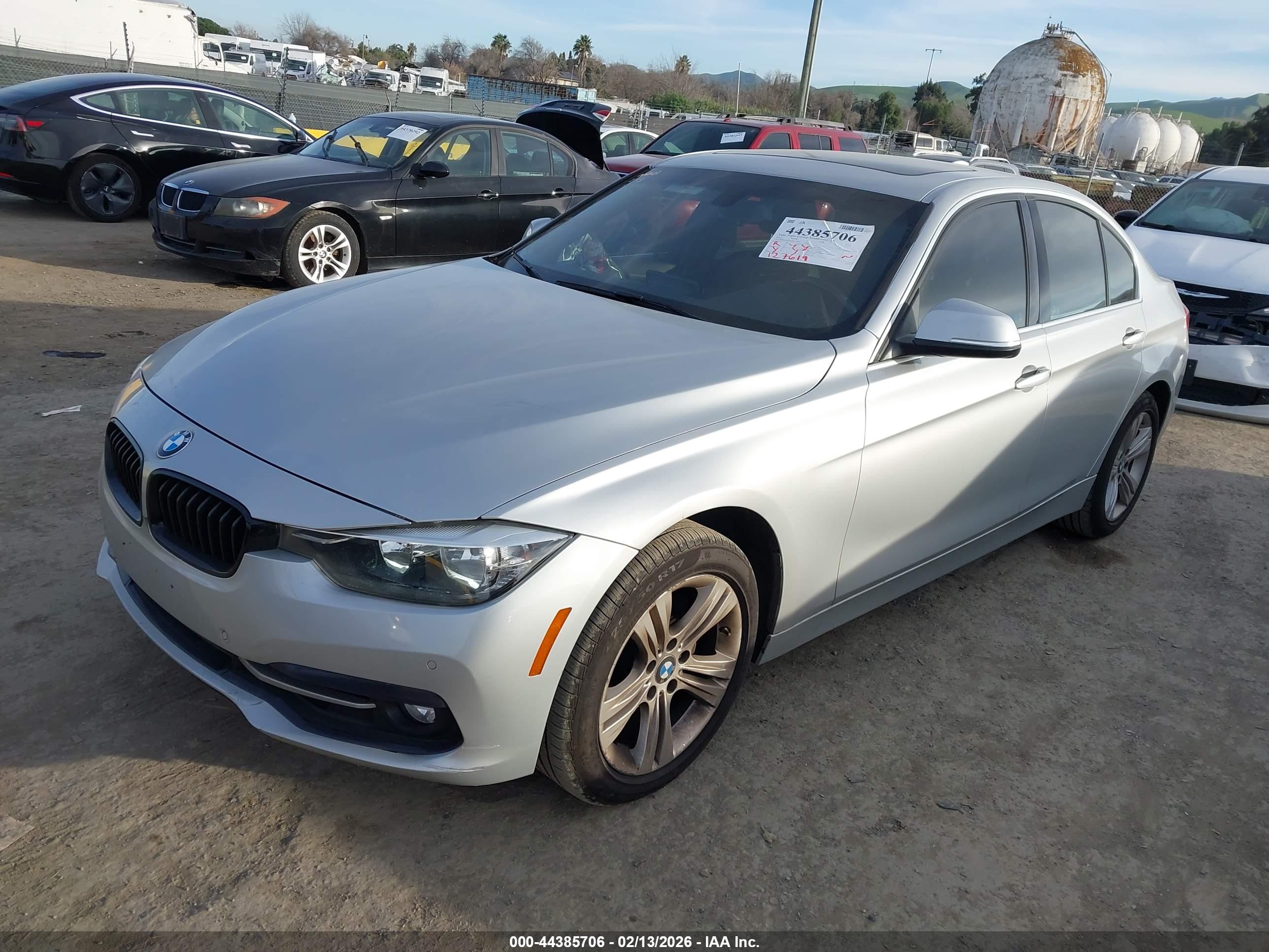 BMW 330I image 2