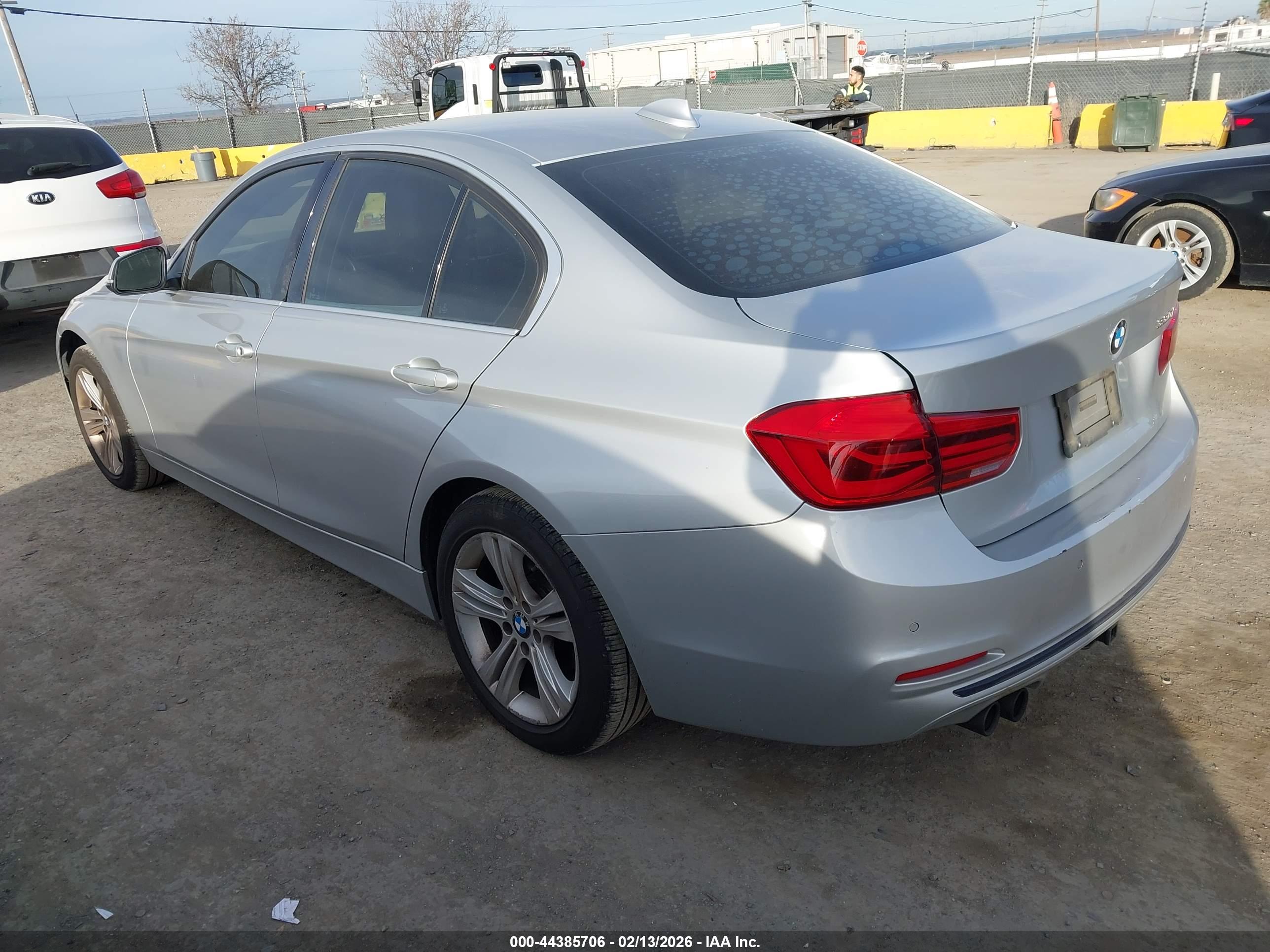 BMW 330I image 3