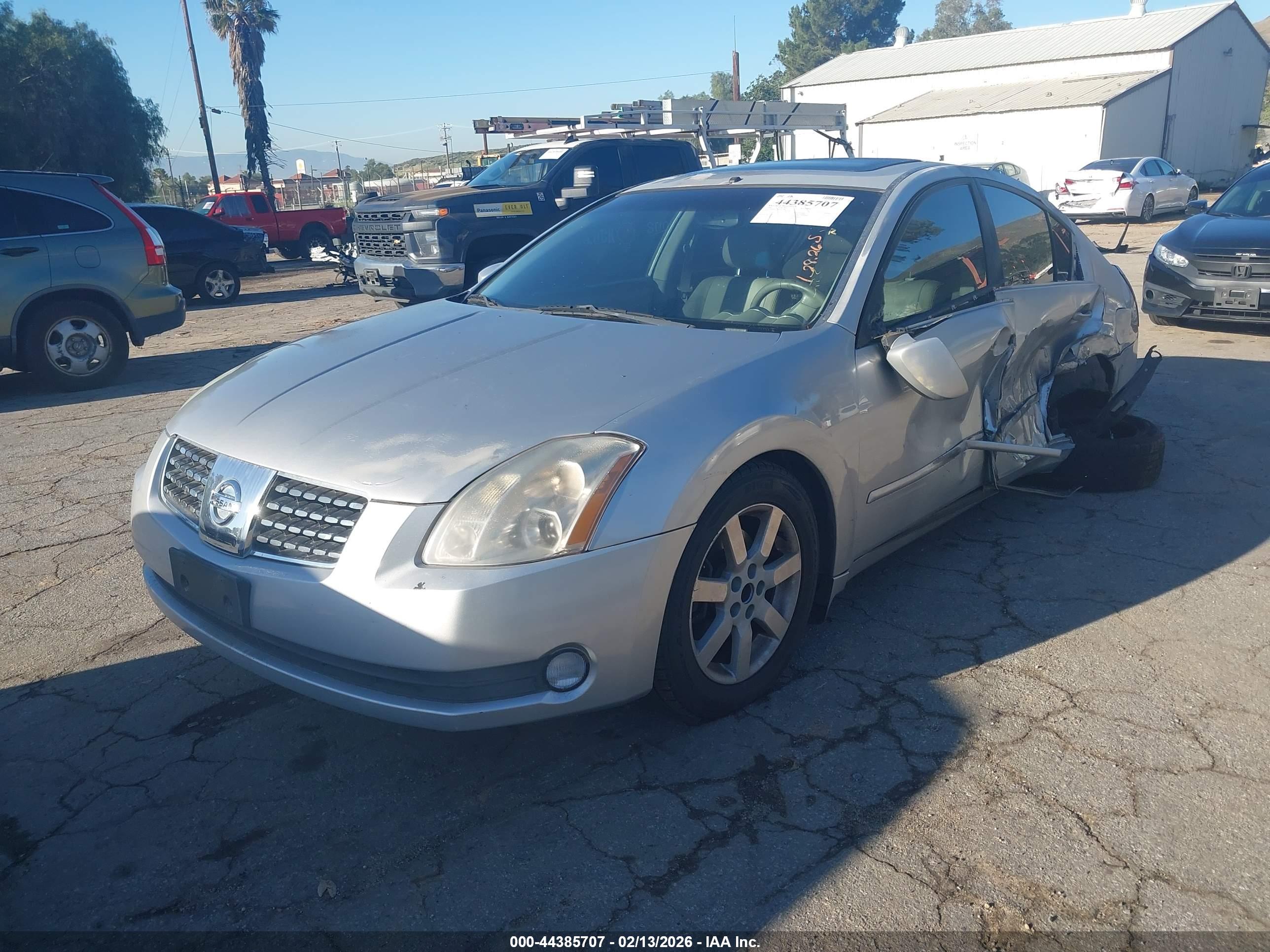 NISSAN MAXIMA image 2
