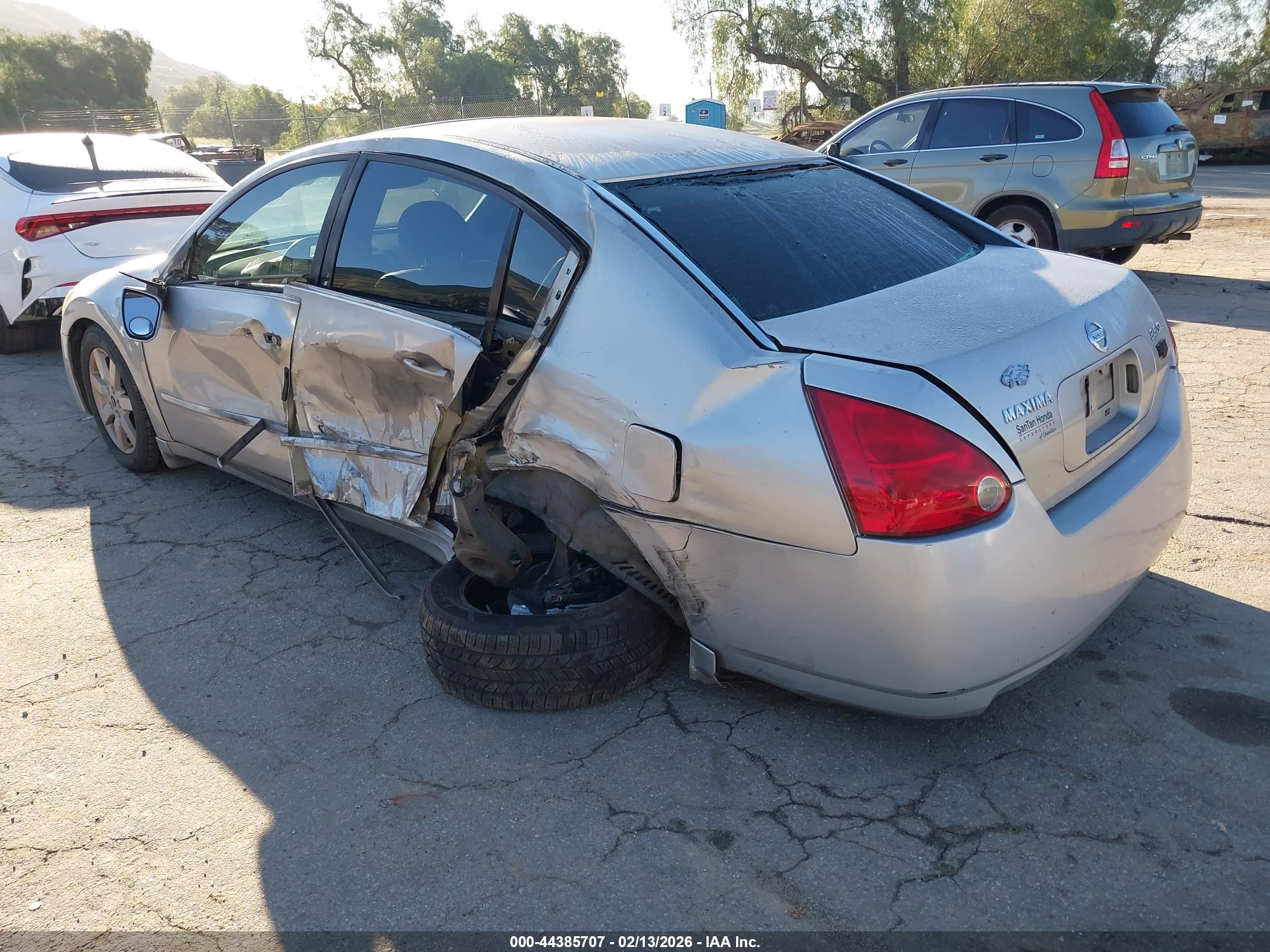 NISSAN MAXIMA image 3